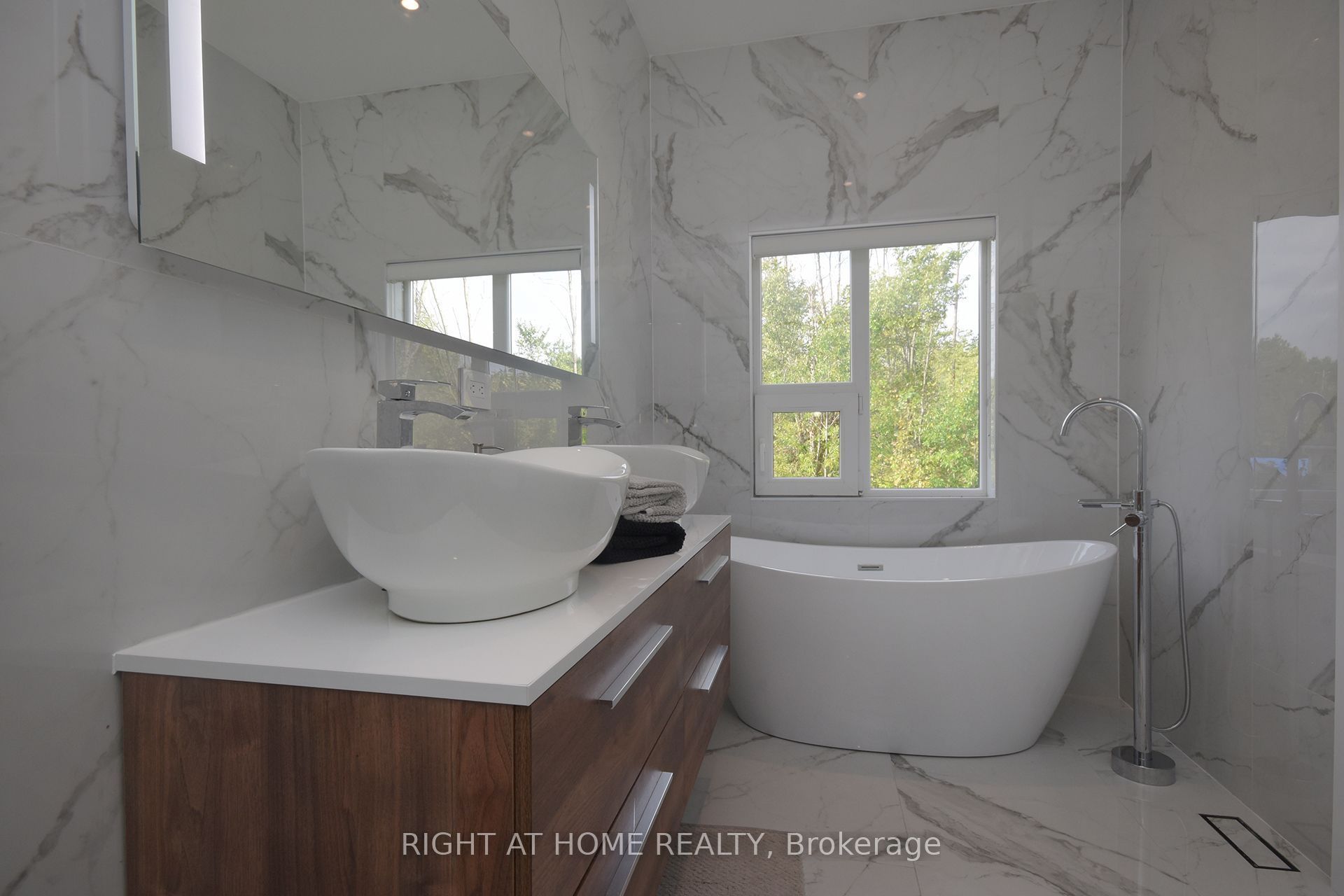 56 Sallows Drive Property Photo 36