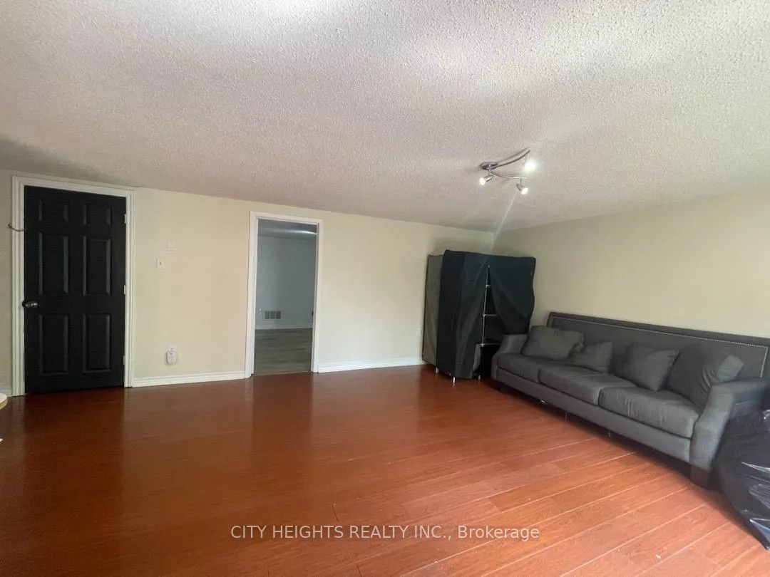 73 Hickling Trail #basement Property Photo 8