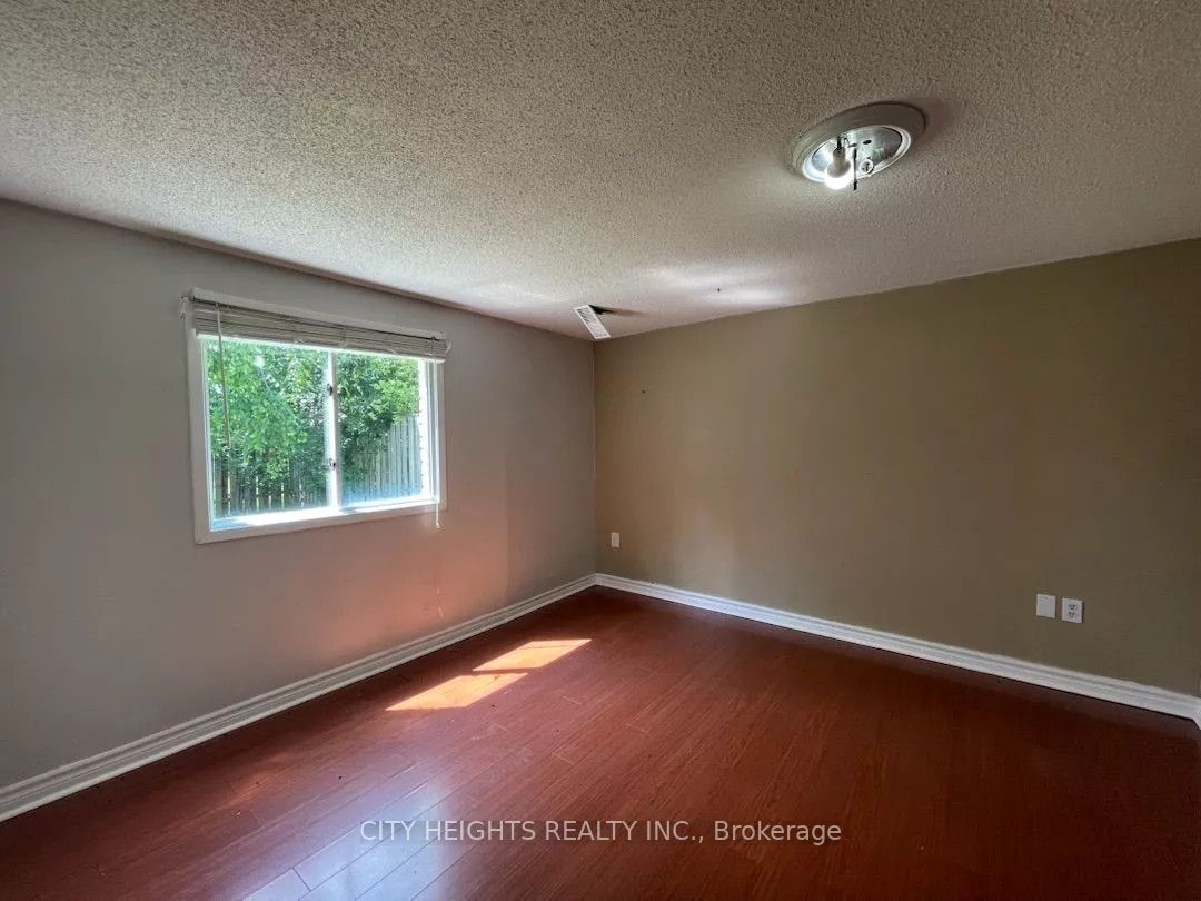 73 Hickling Trail #basement Property Photo 16
