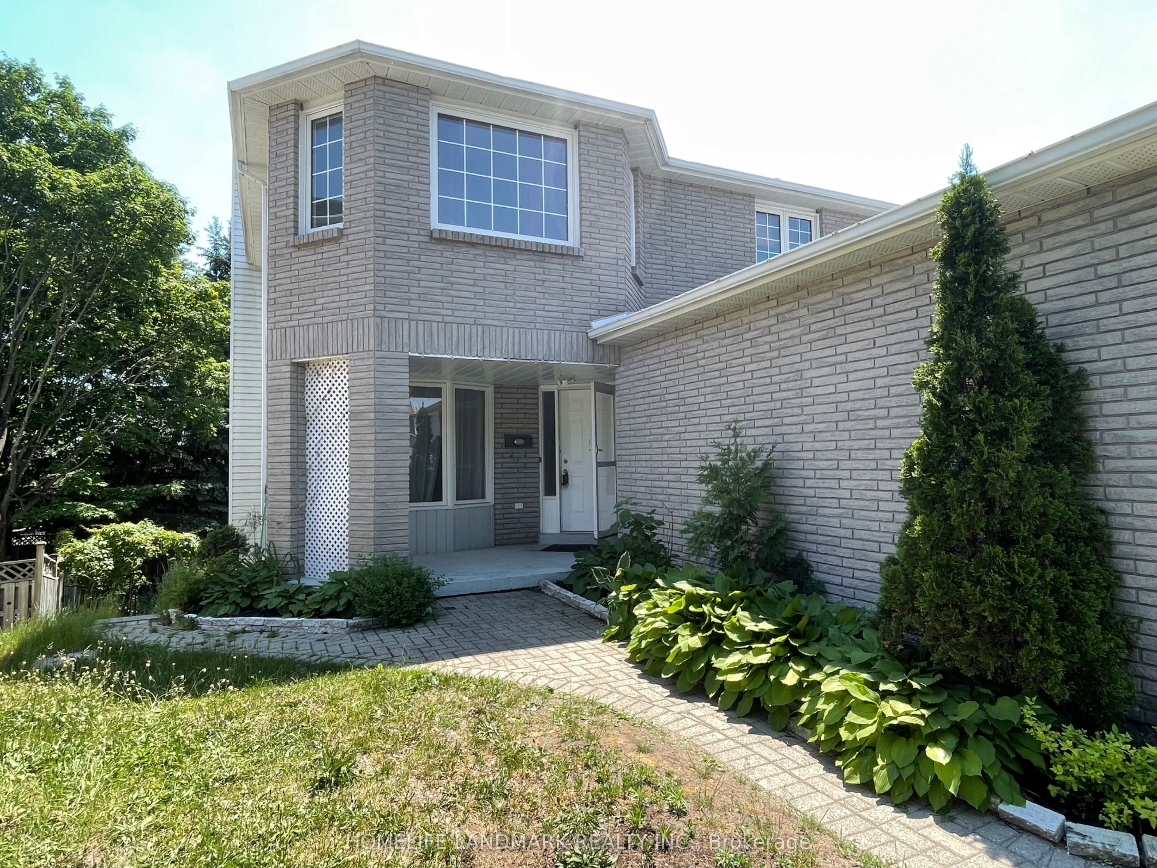 11 Orwell Crescent Main Property Photo 2