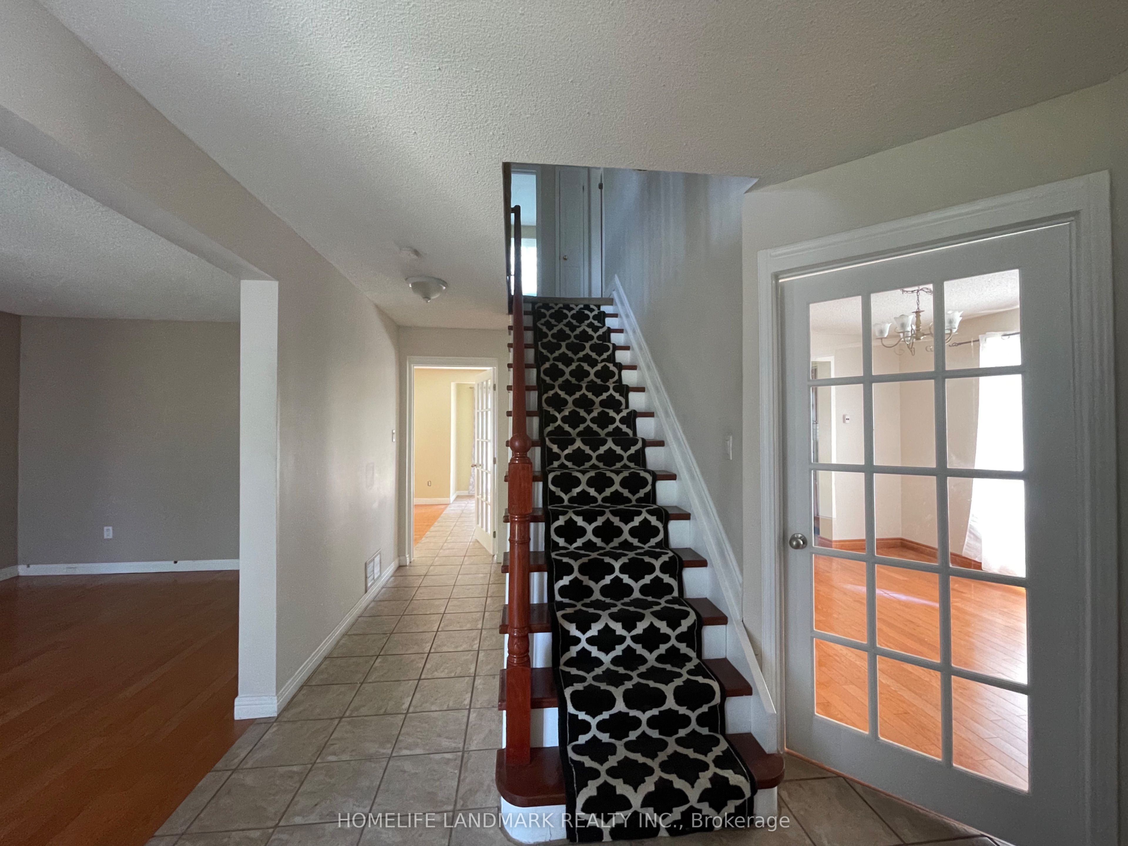 11 Orwell Crescent Main Property Photo 3