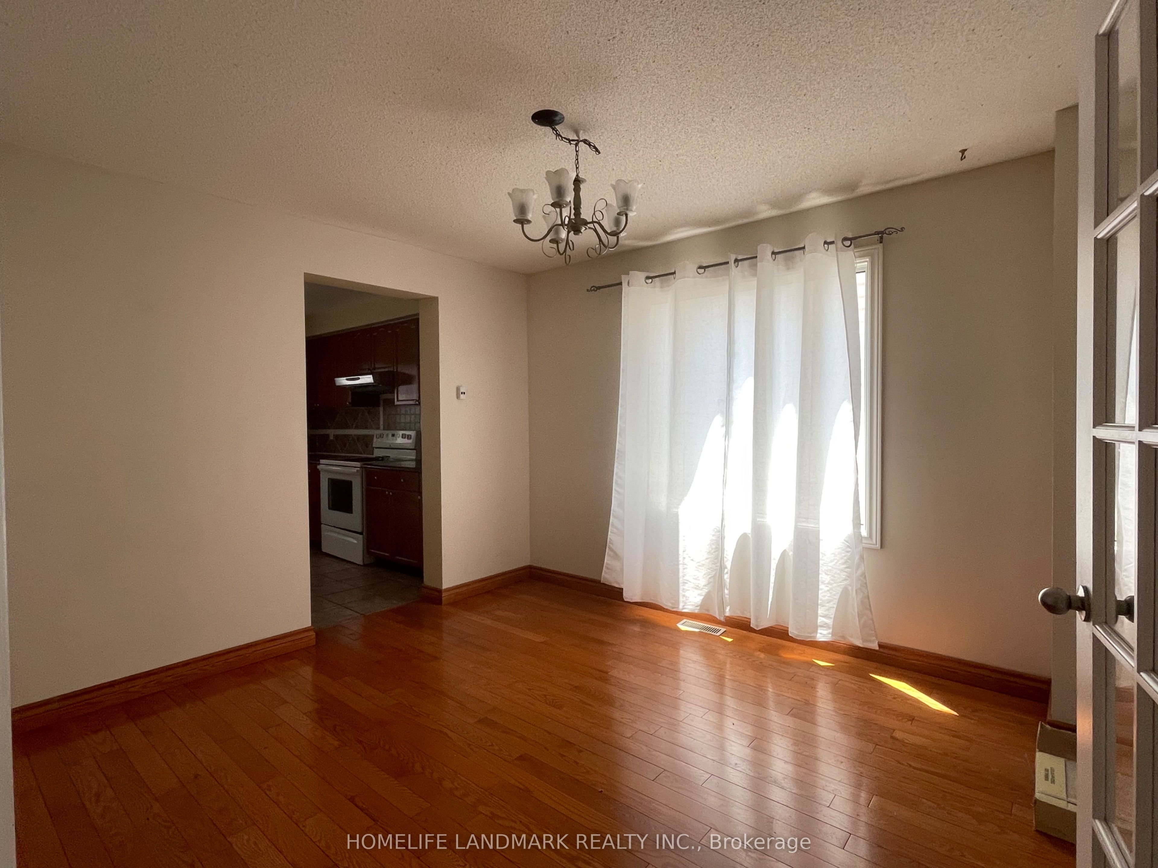 11 Orwell Crescent Main Property Photo 5