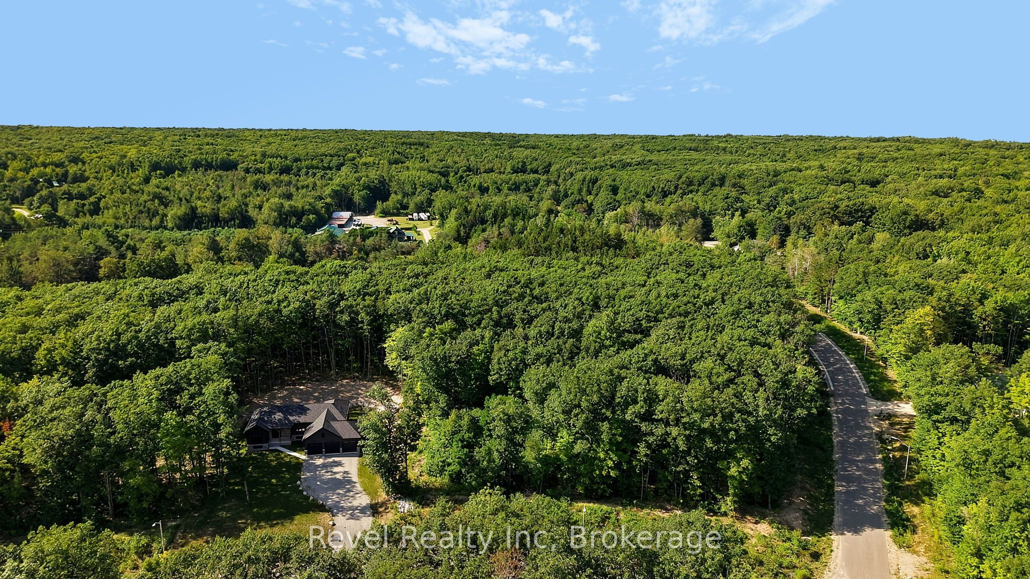 46 Voyageur Drive Property Photo 1