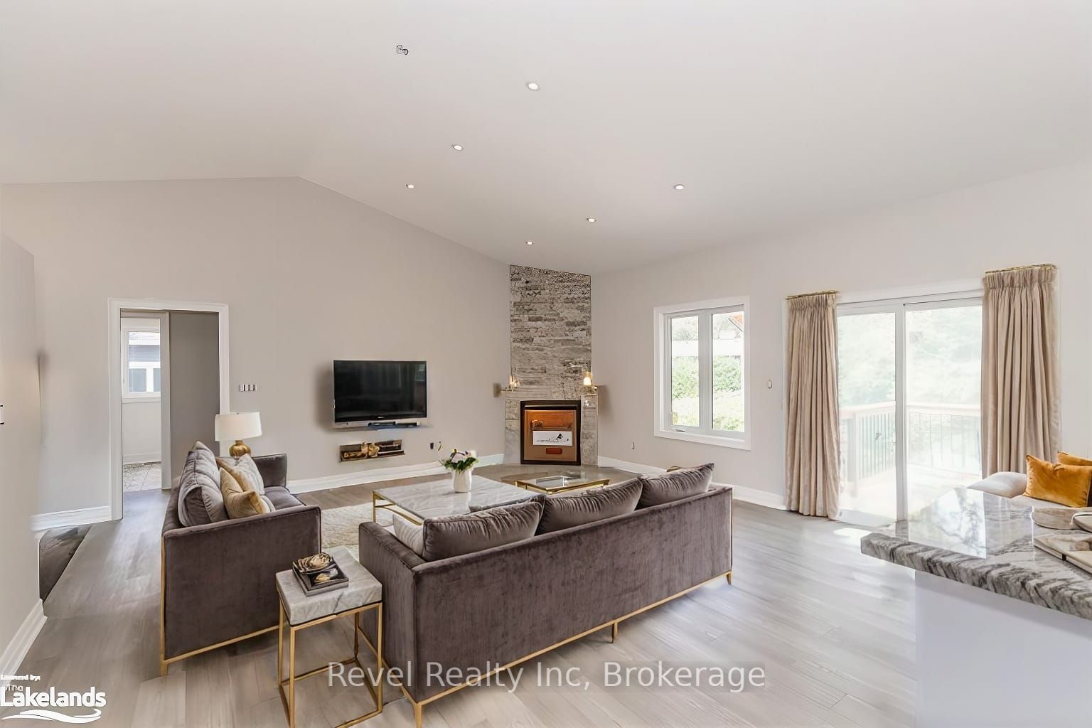 46 Voyageur Drive Property Photo 6