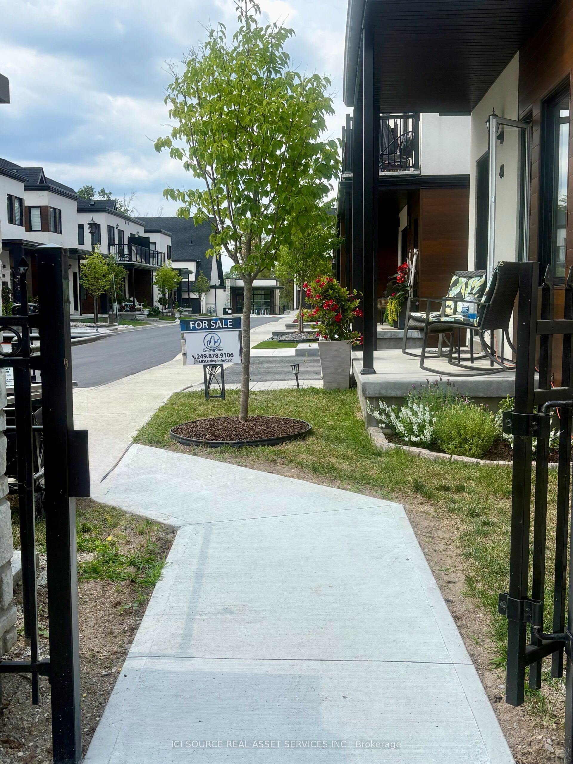 44 Ruby Crescent Property Photo 2