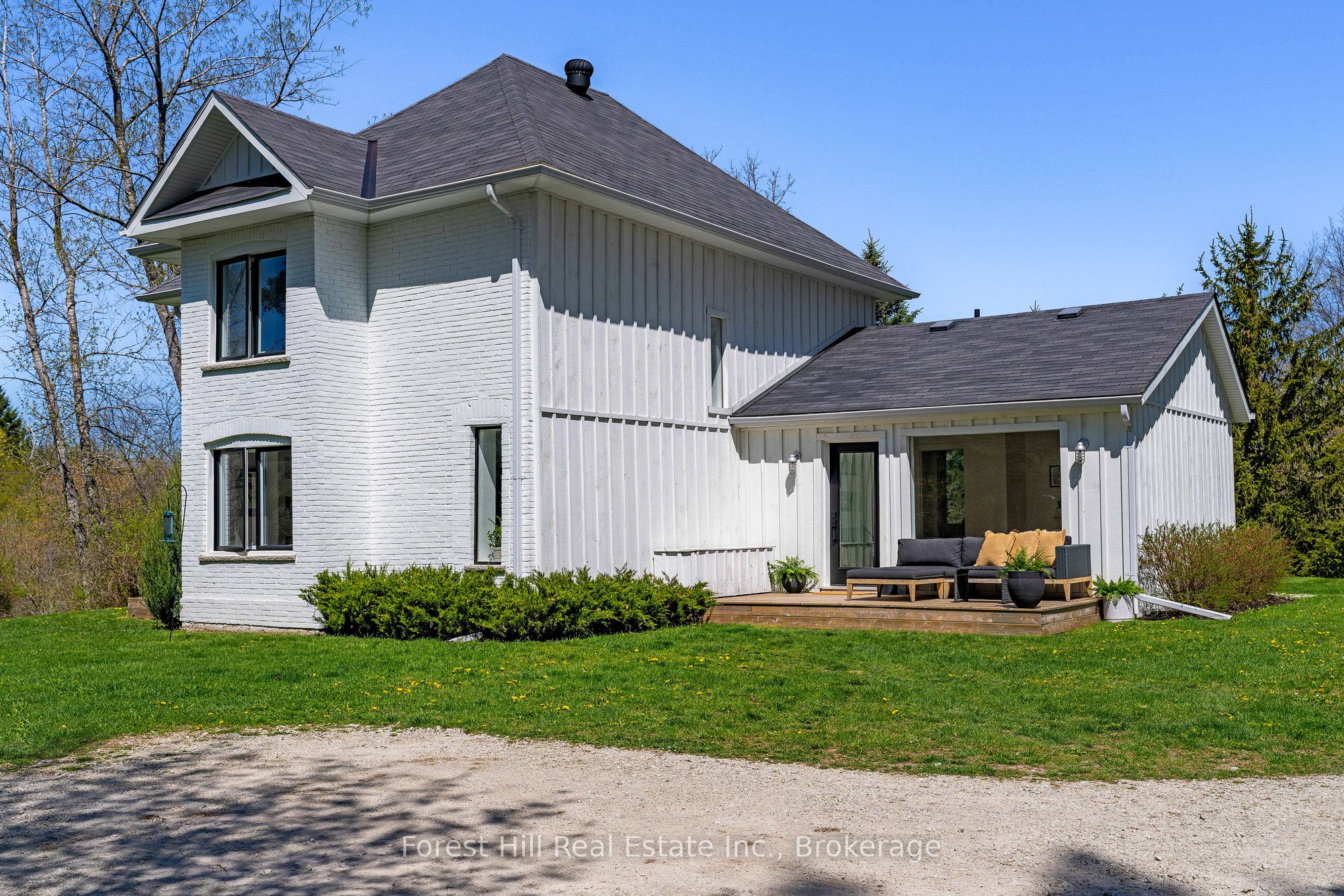 7599 36/37 Nottawasaga Side Road E Property Photo 2