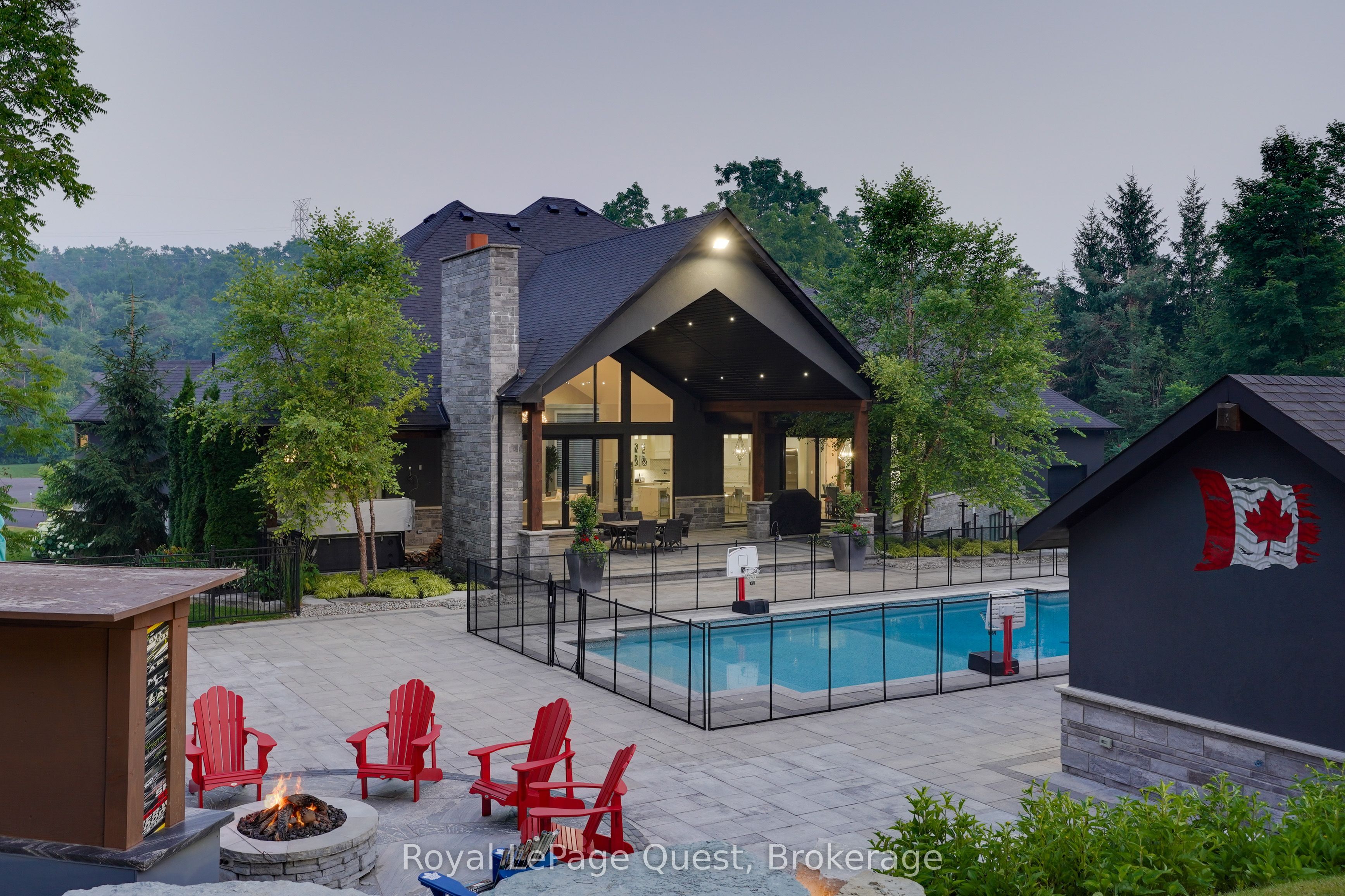 8 Midves Court Property Photo 5