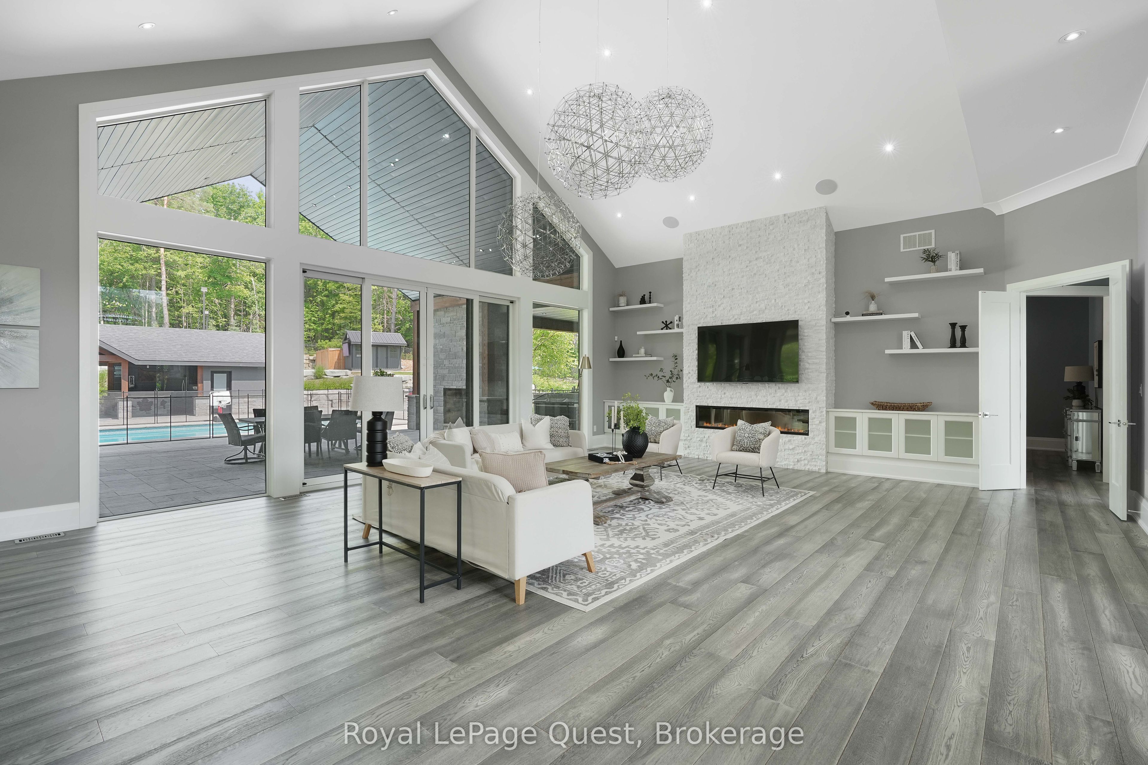8 Midves Court Property Photo 15