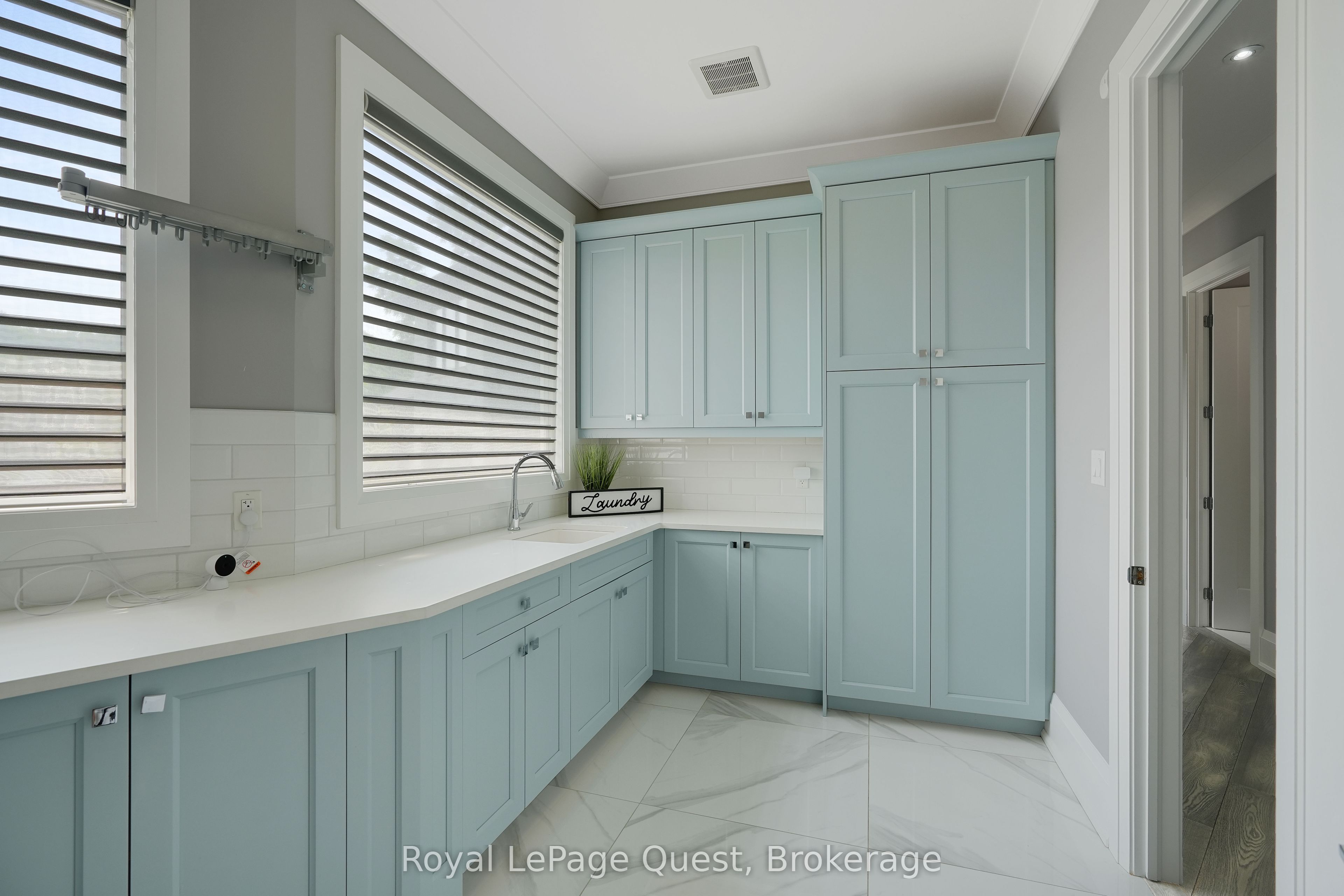 8 Midves Court Property Photo 31