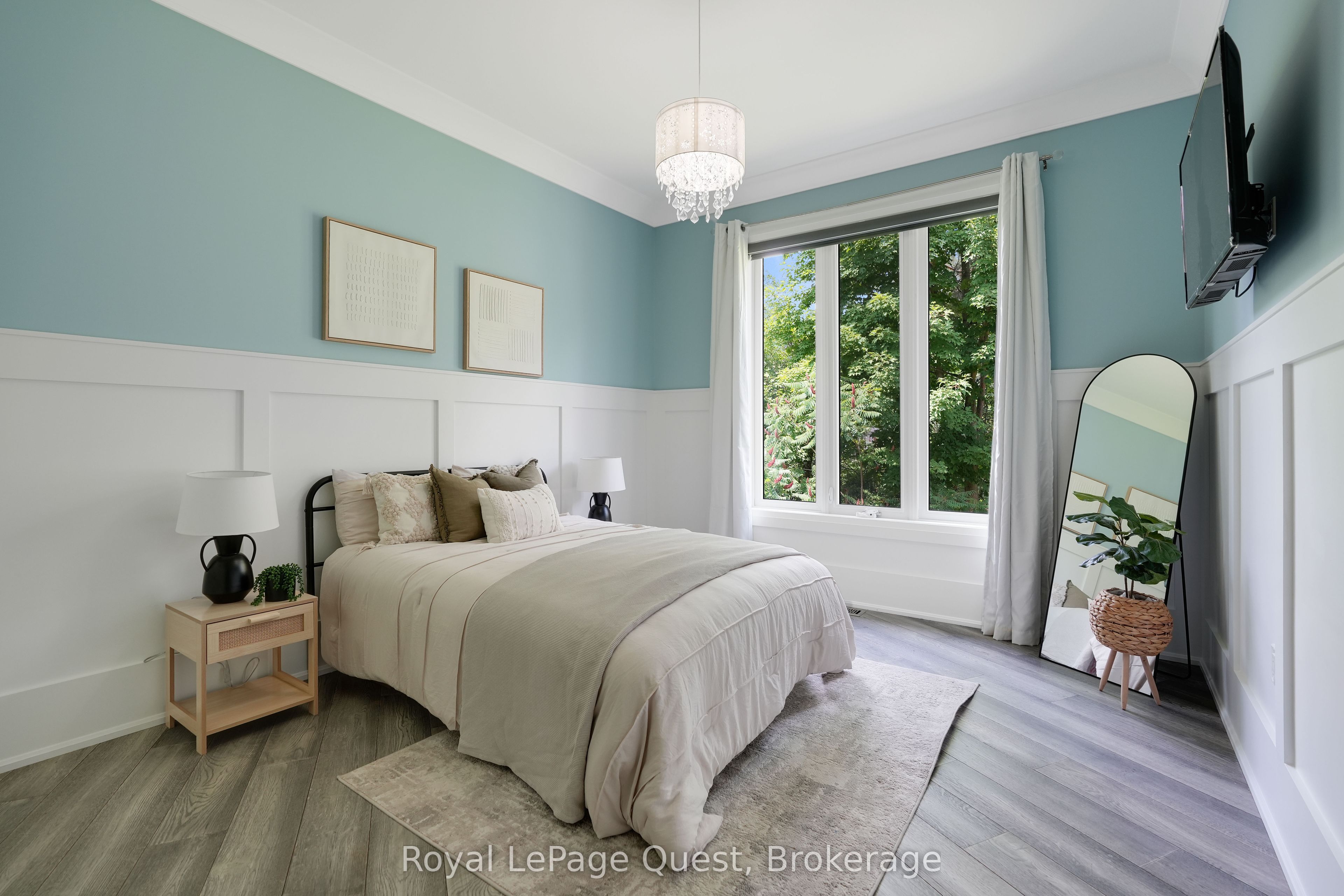 8 Midves Court Property Photo 32