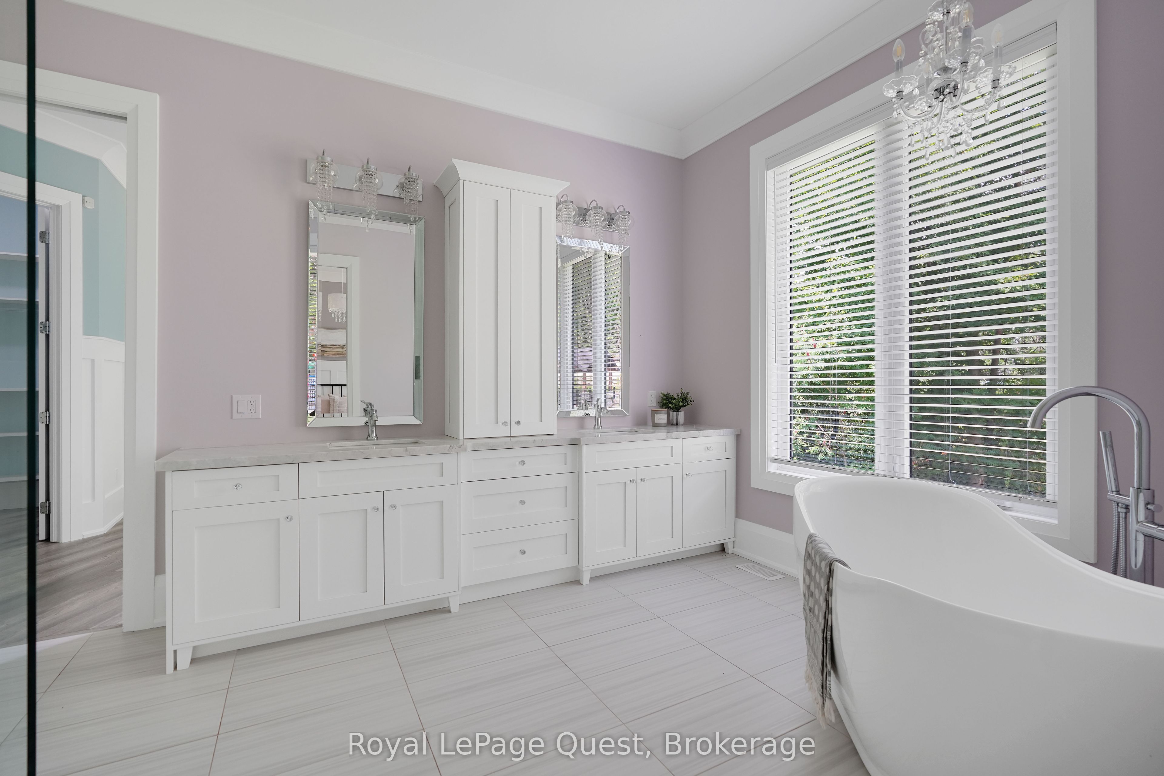 8 Midves Court Property Photo 34