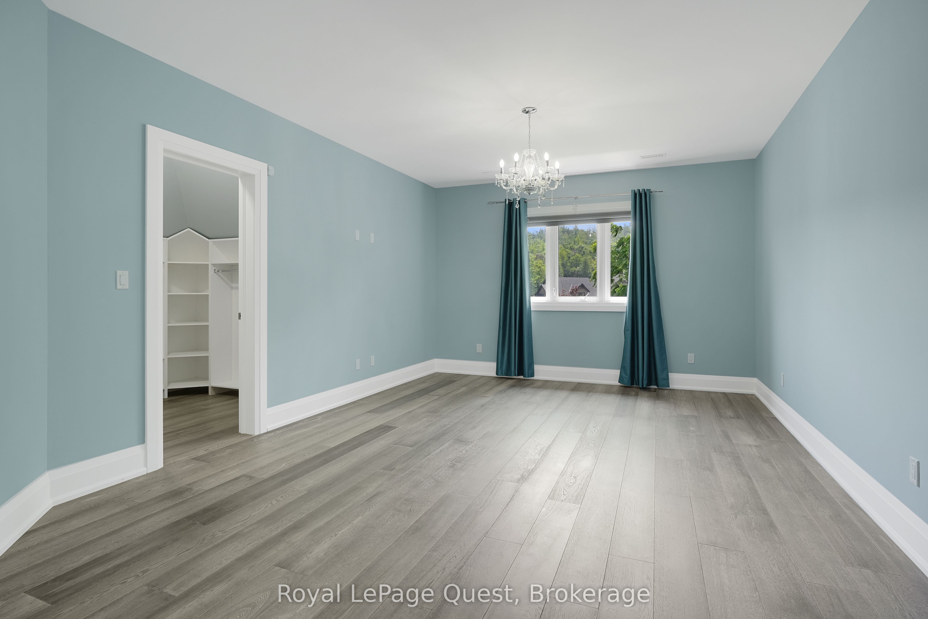 8 Midves Court Property Photo 39