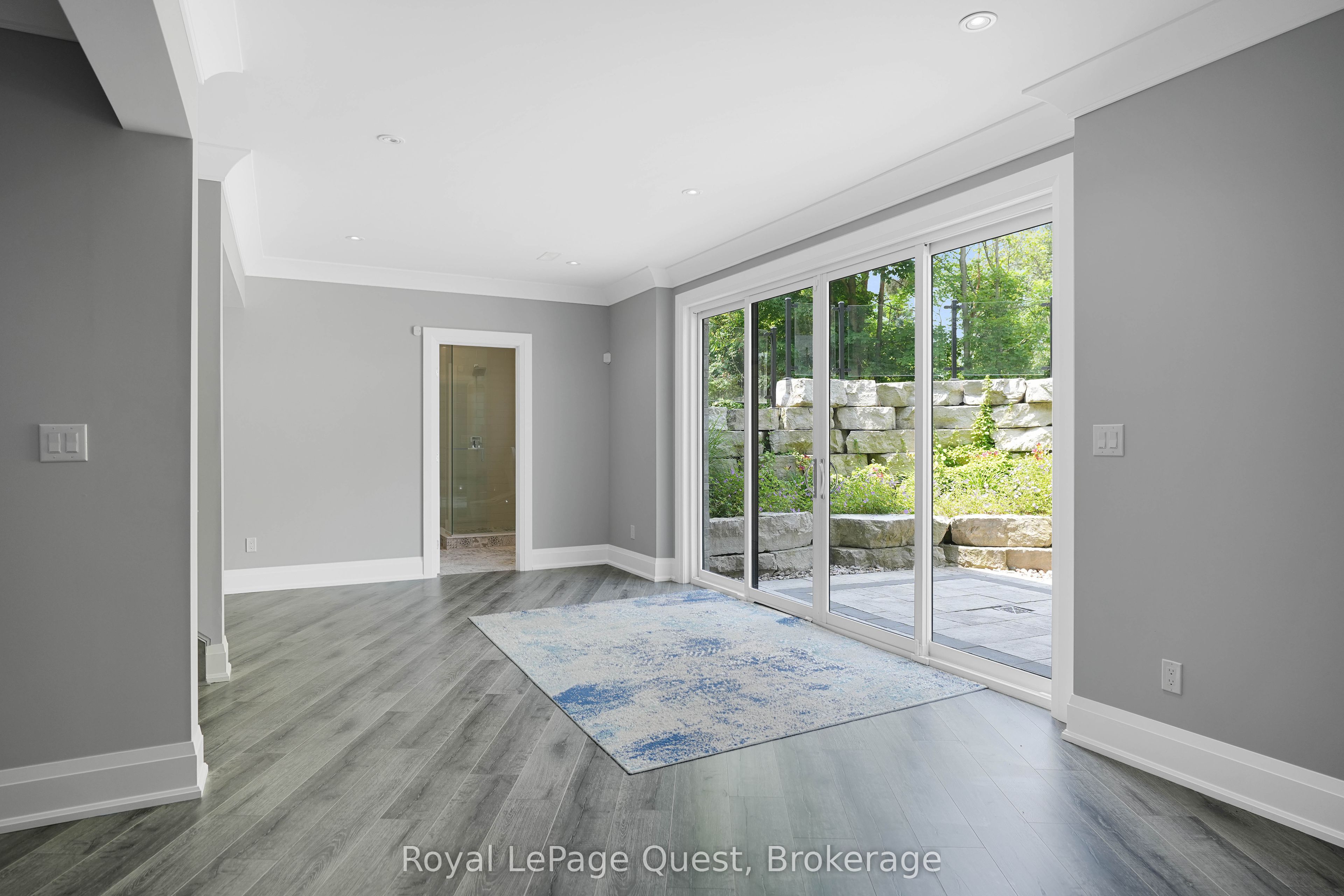 8 Midves Court Property Photo 41