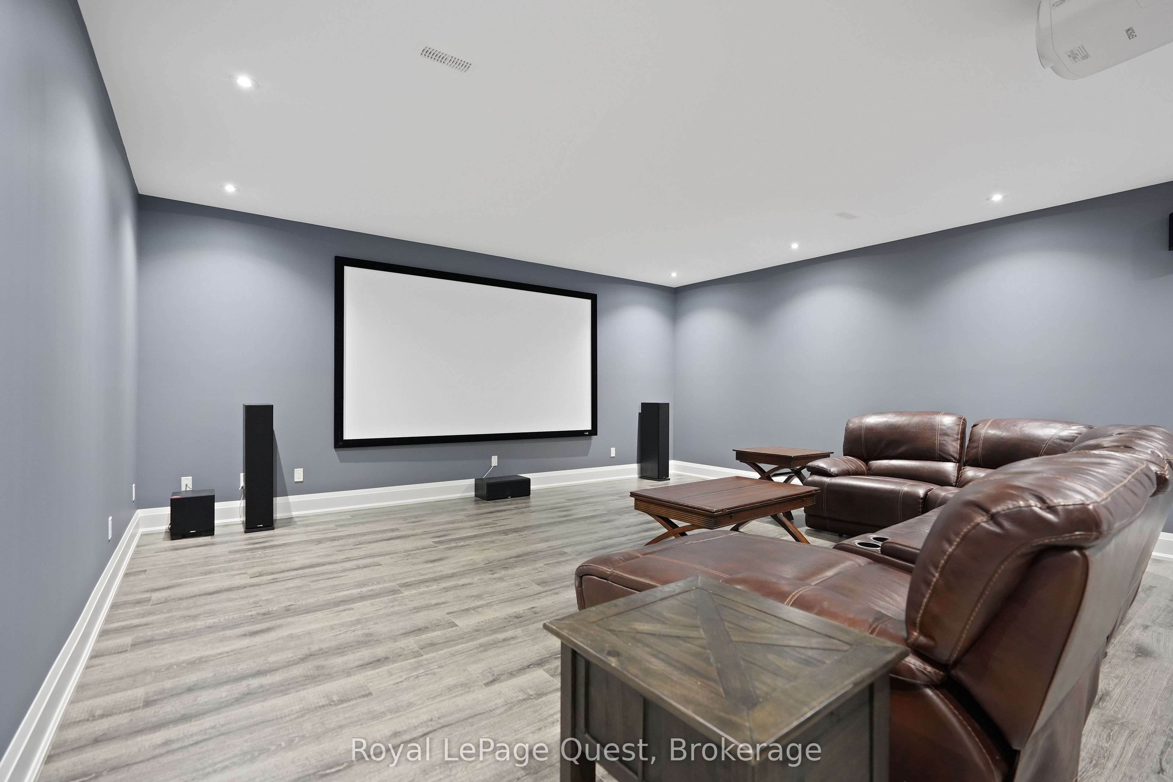 8 Midves Court Property Photo 43