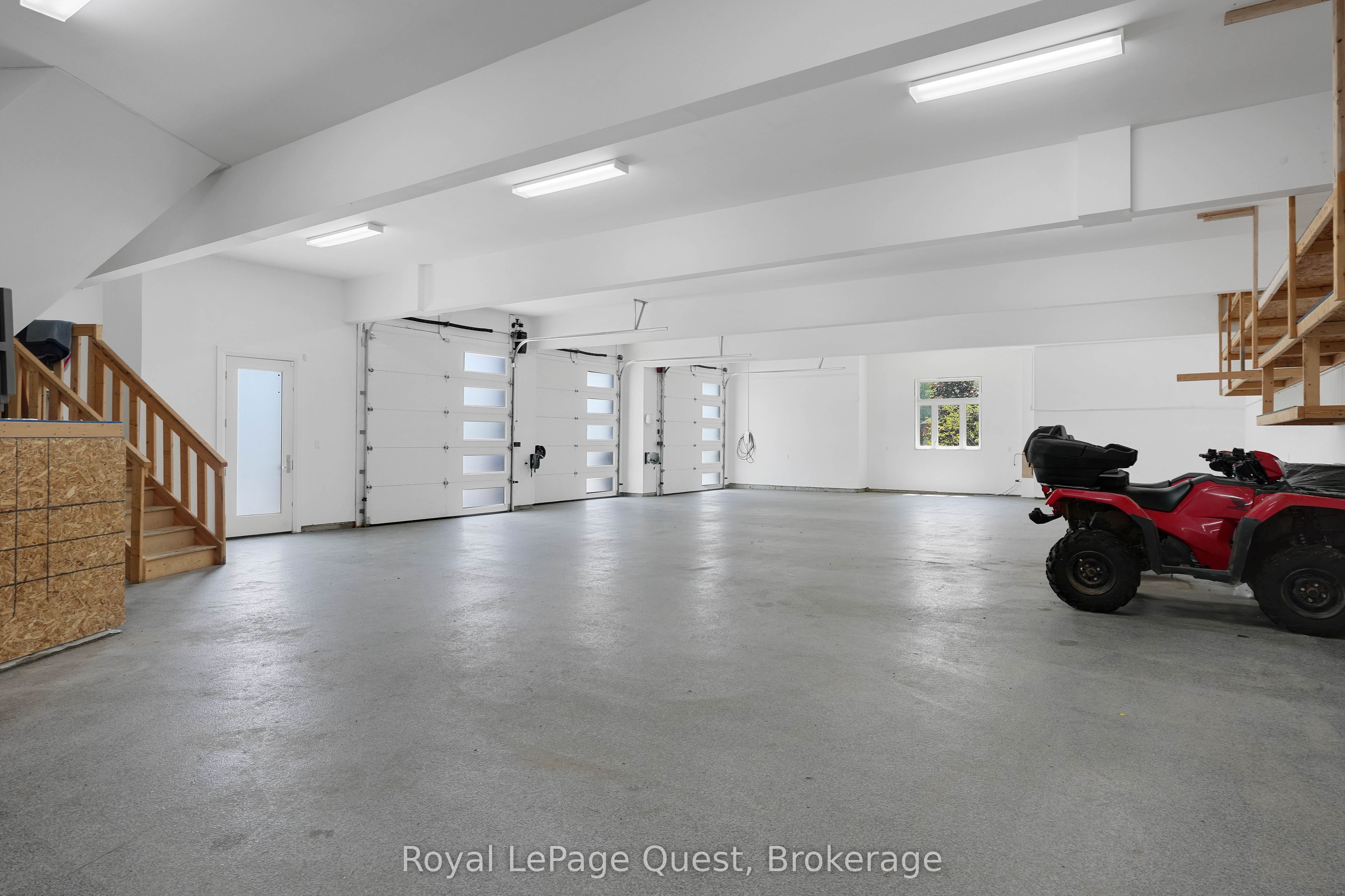 8 Midves Court Property Photo 48