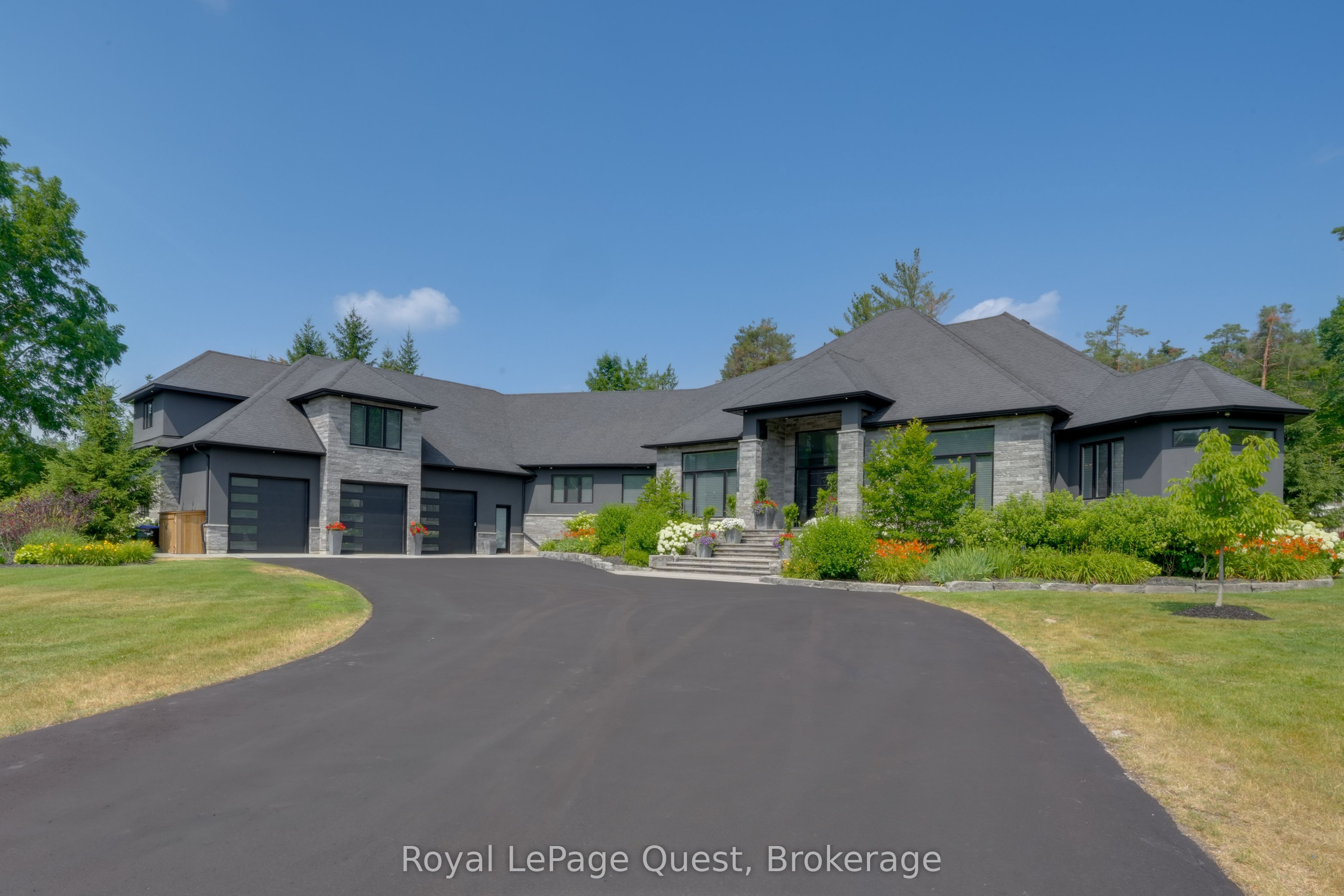8 Midves Court Property Photo 49