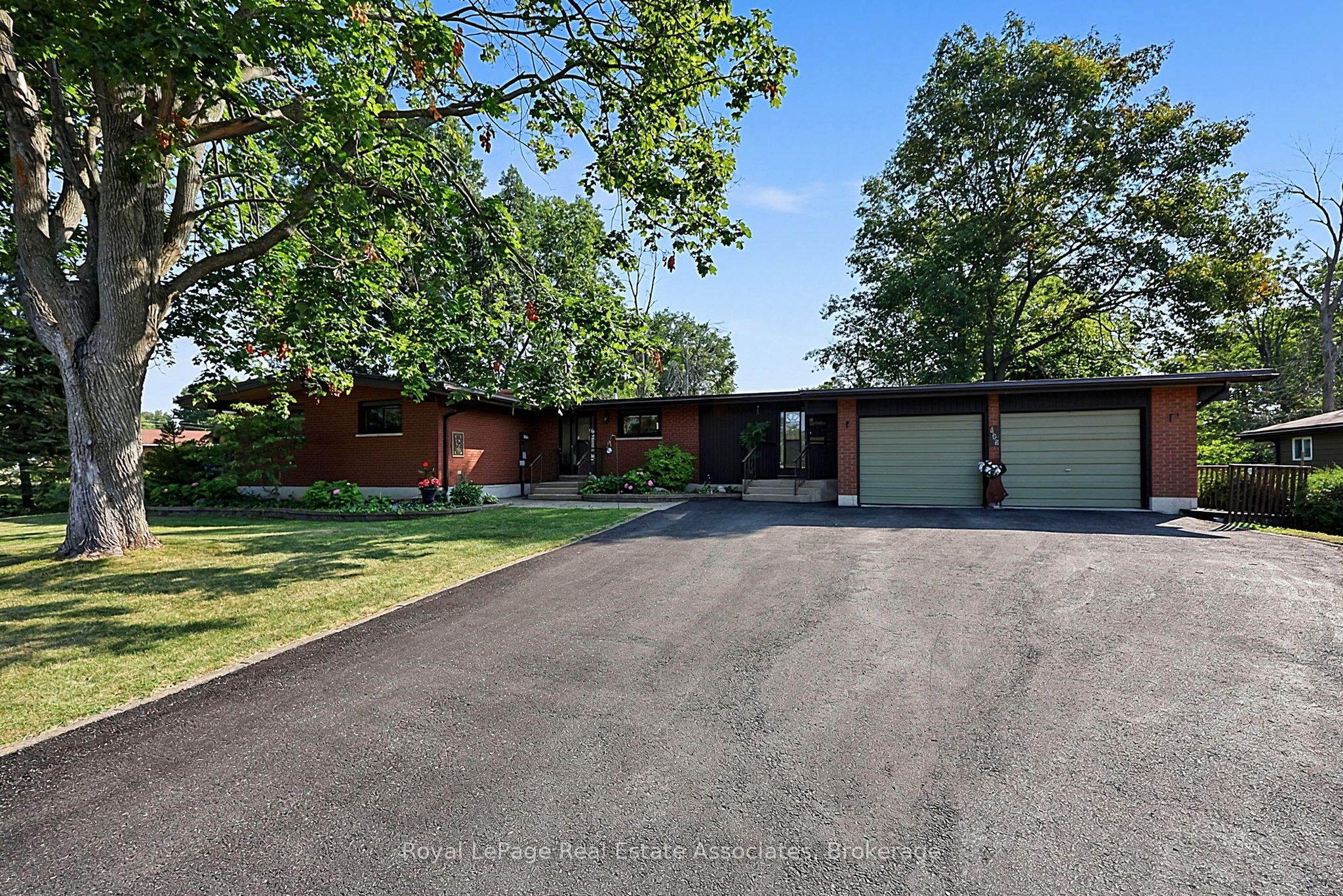 408 Mooney Crescent Property Photo 1