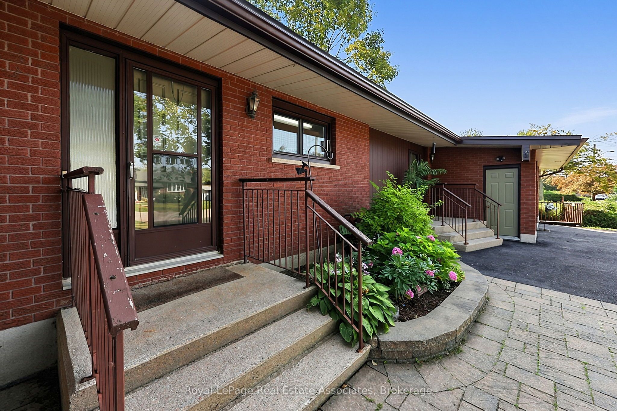 408 Mooney Crescent Property Photo 3