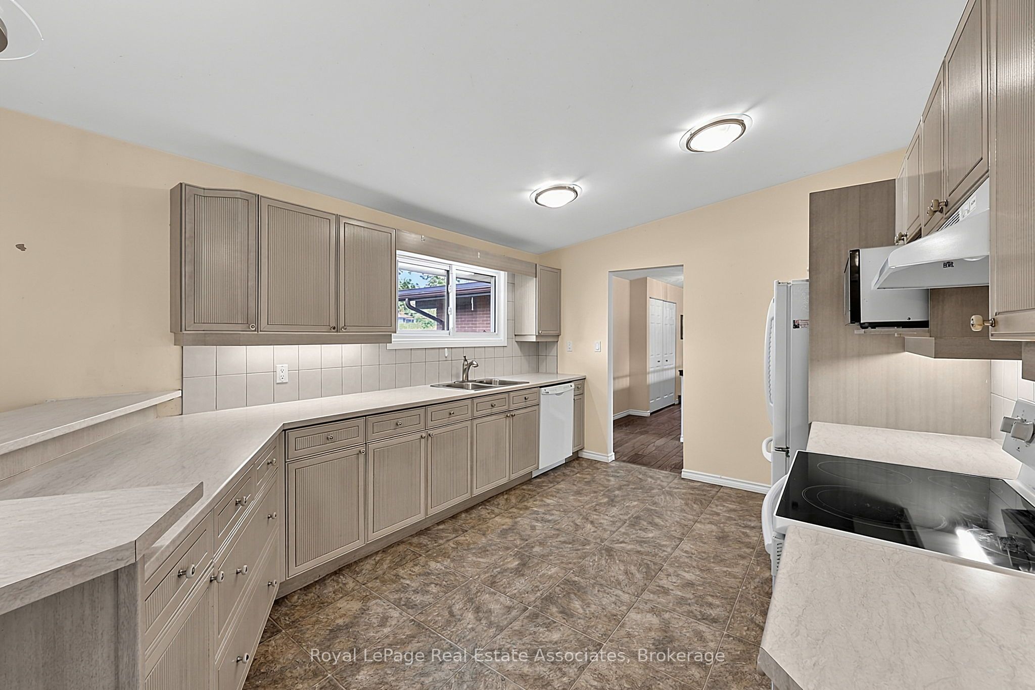 408 Mooney Crescent Property Photo 14