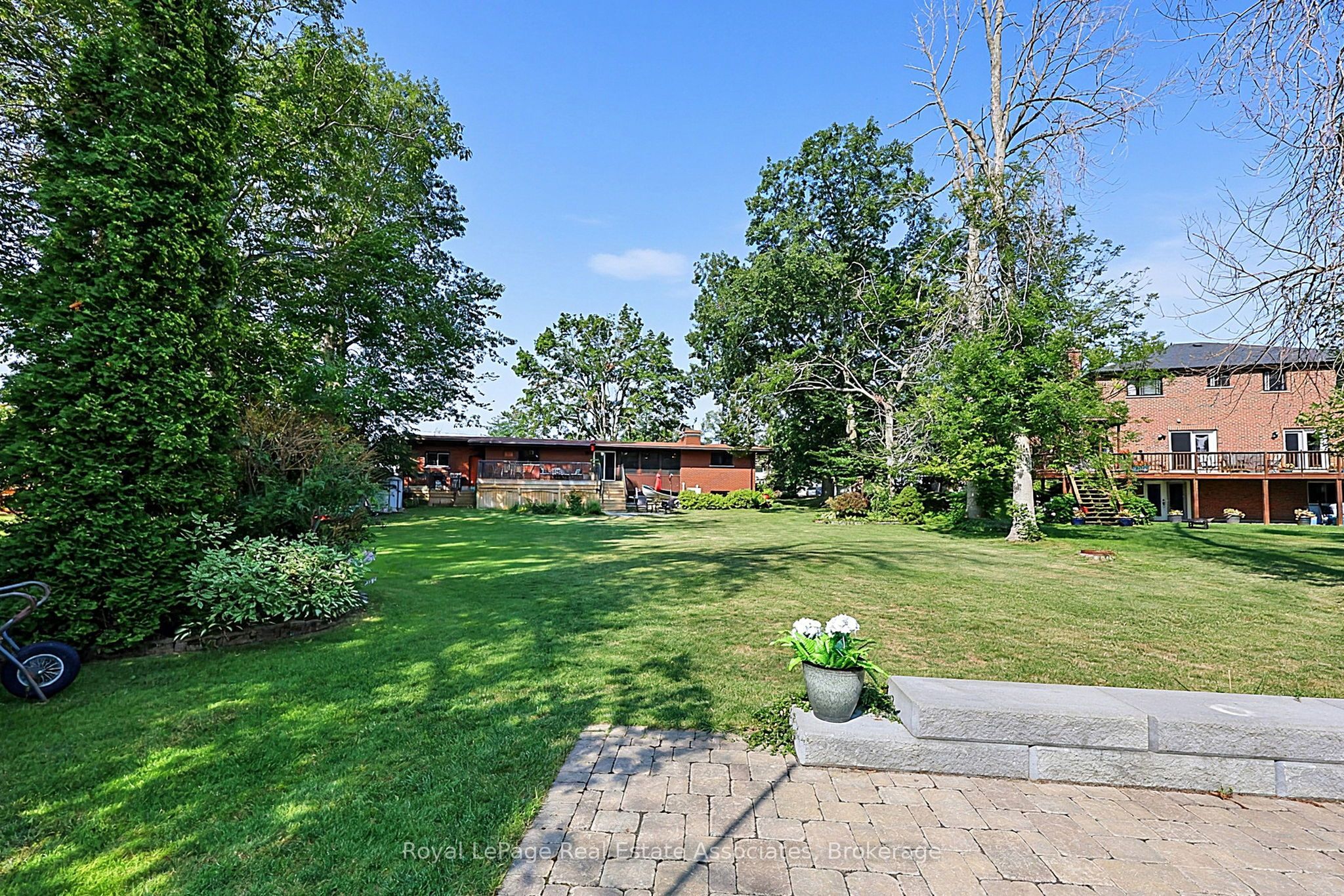 408 Mooney Crescent Property Photo 36
