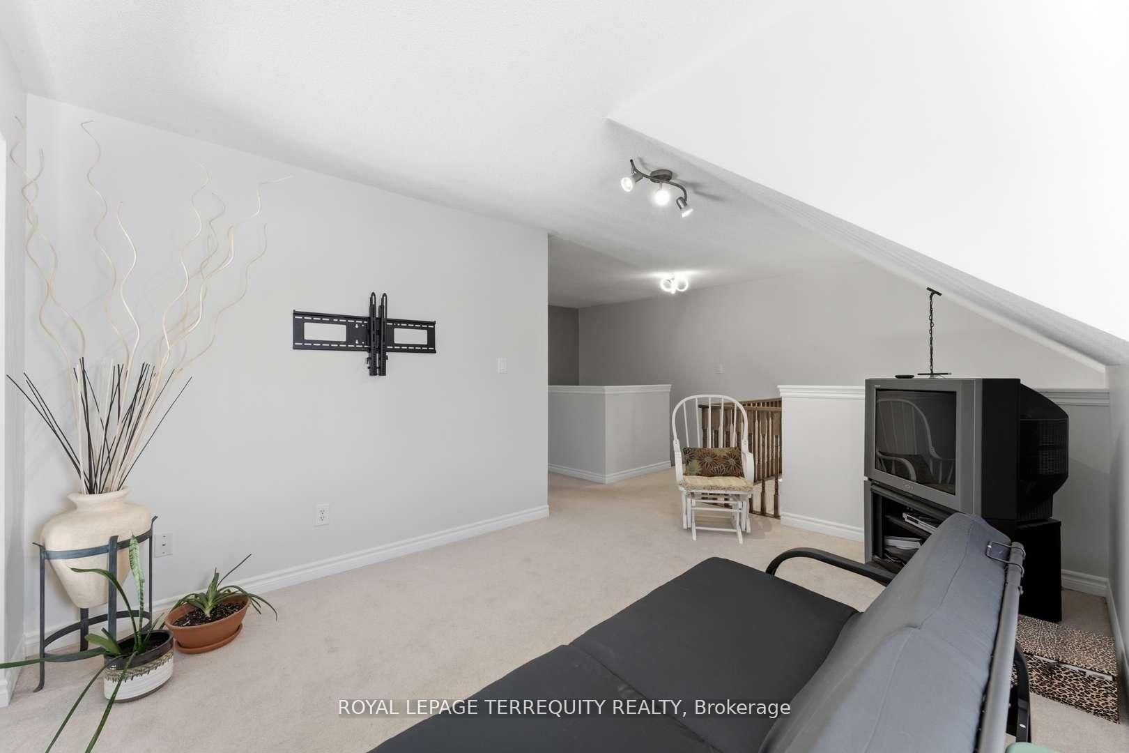 10 Culham Trail Property Photo 30