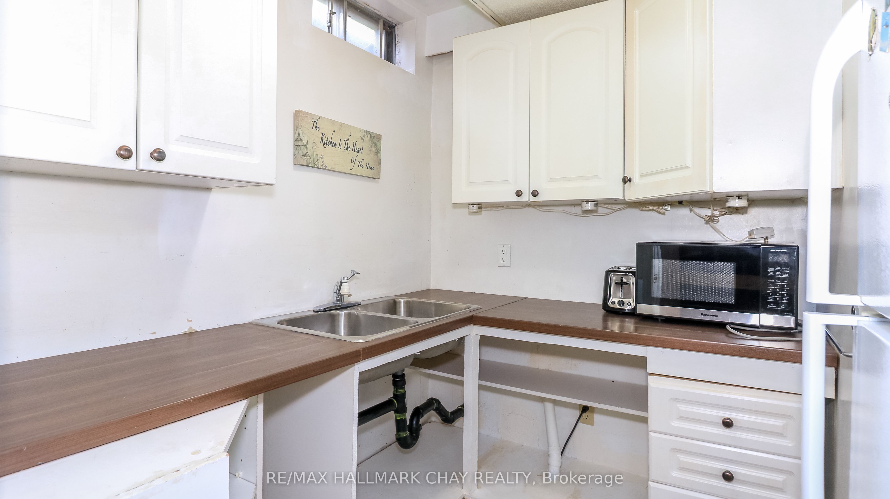 182 Kozlov Street Property Photo 39