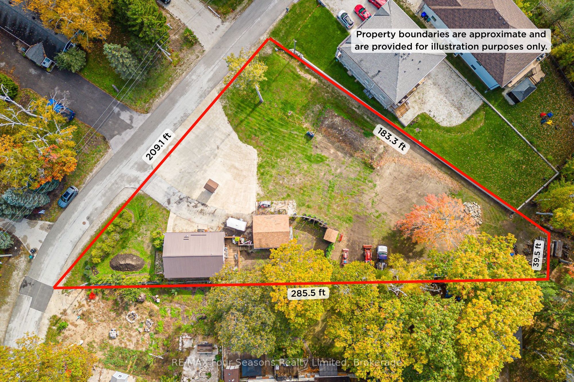 24 Indianola Crescent Property Photo 2