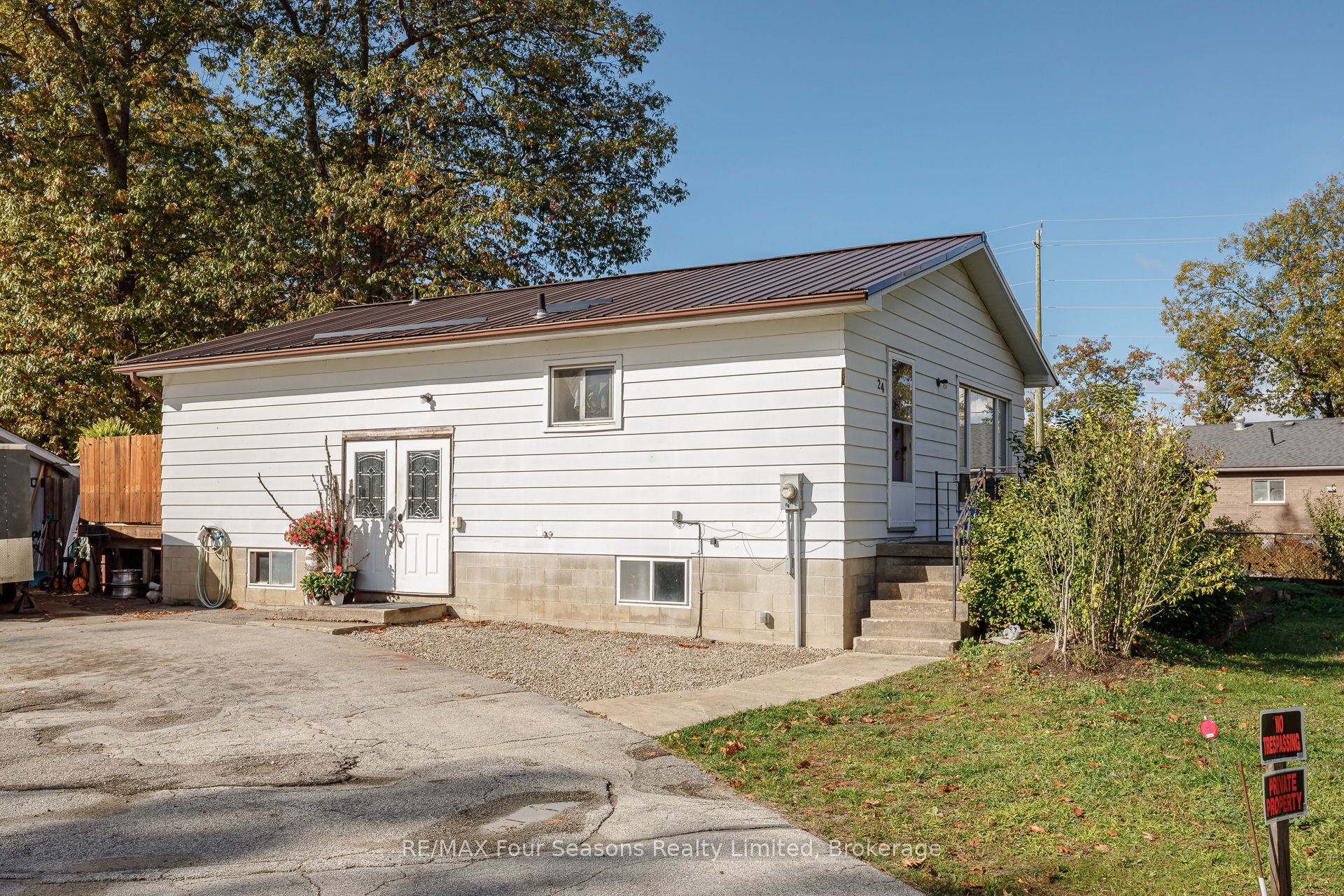 24 Indianola Crescent Property Photo 6