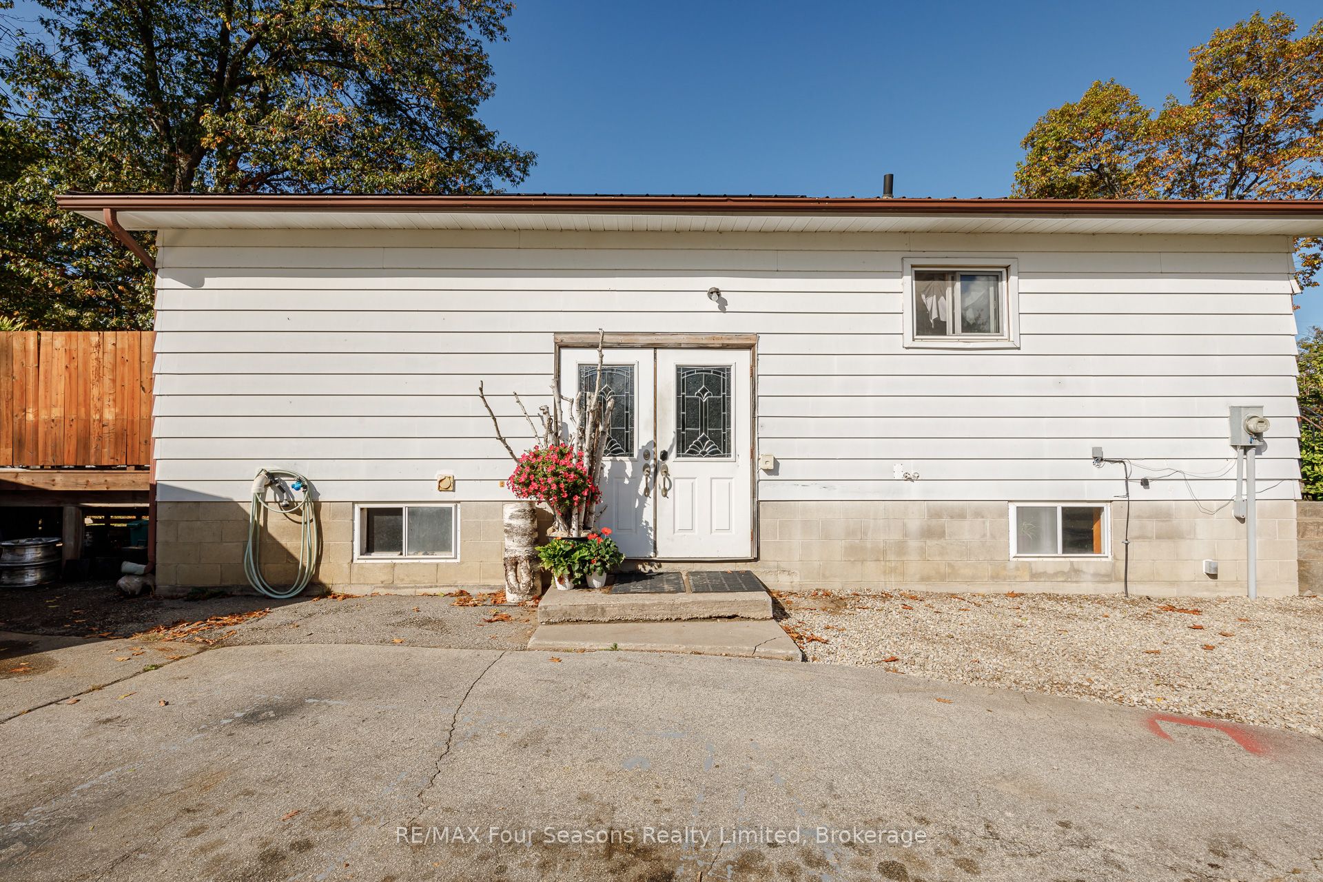 24 Indianola Crescent Property Photo 7