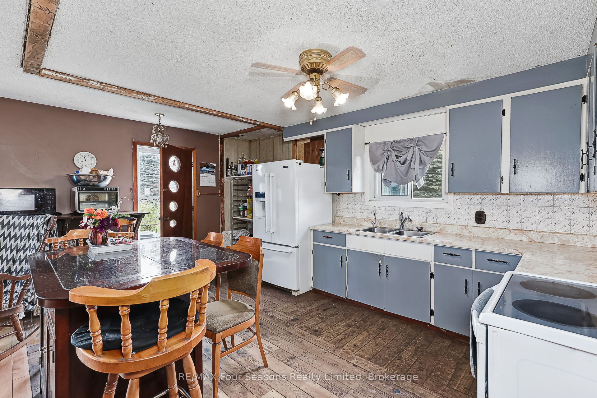 24 Indianola Crescent Property Photo 10