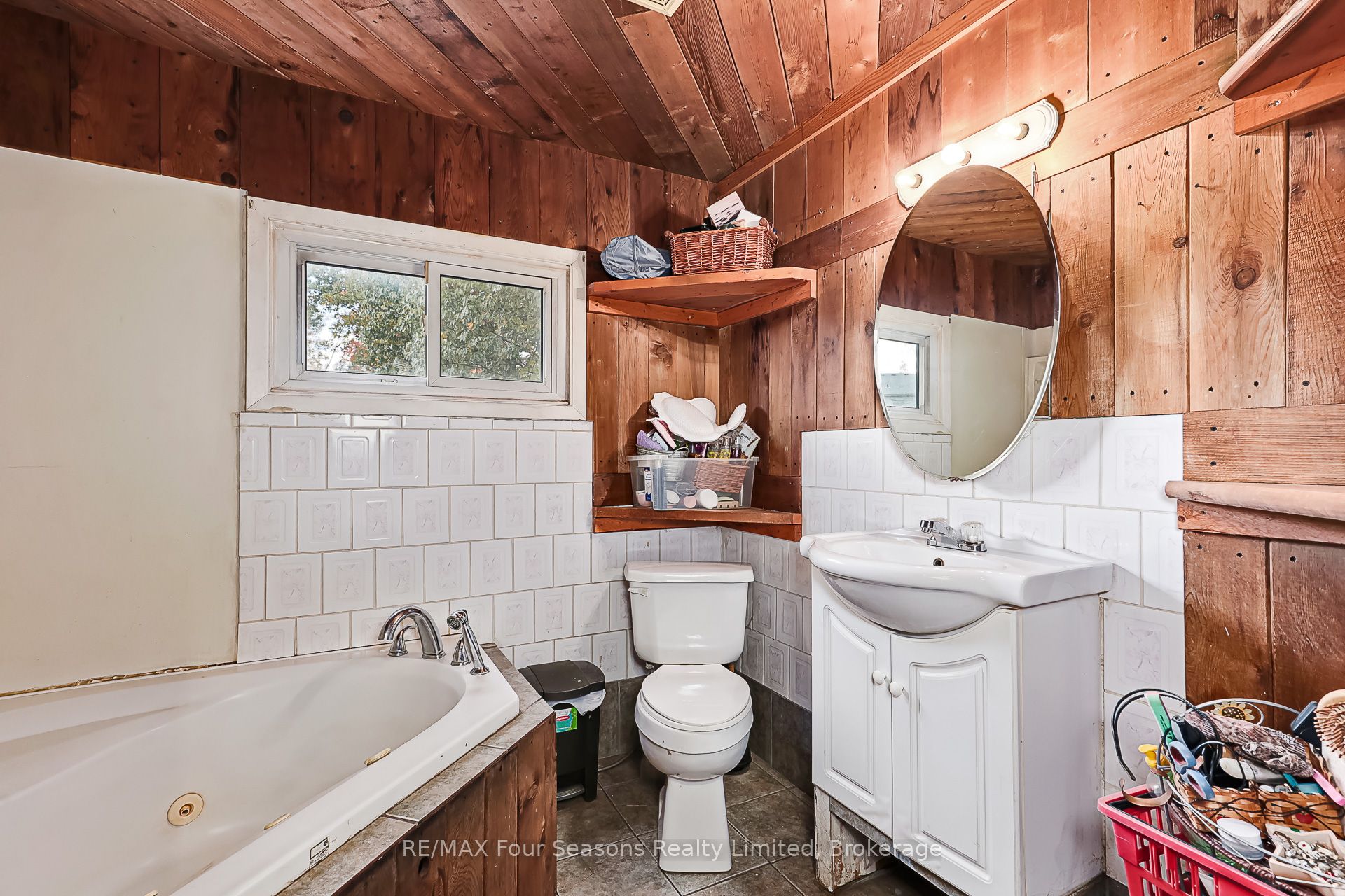 24 Indianola Crescent Property Photo 15