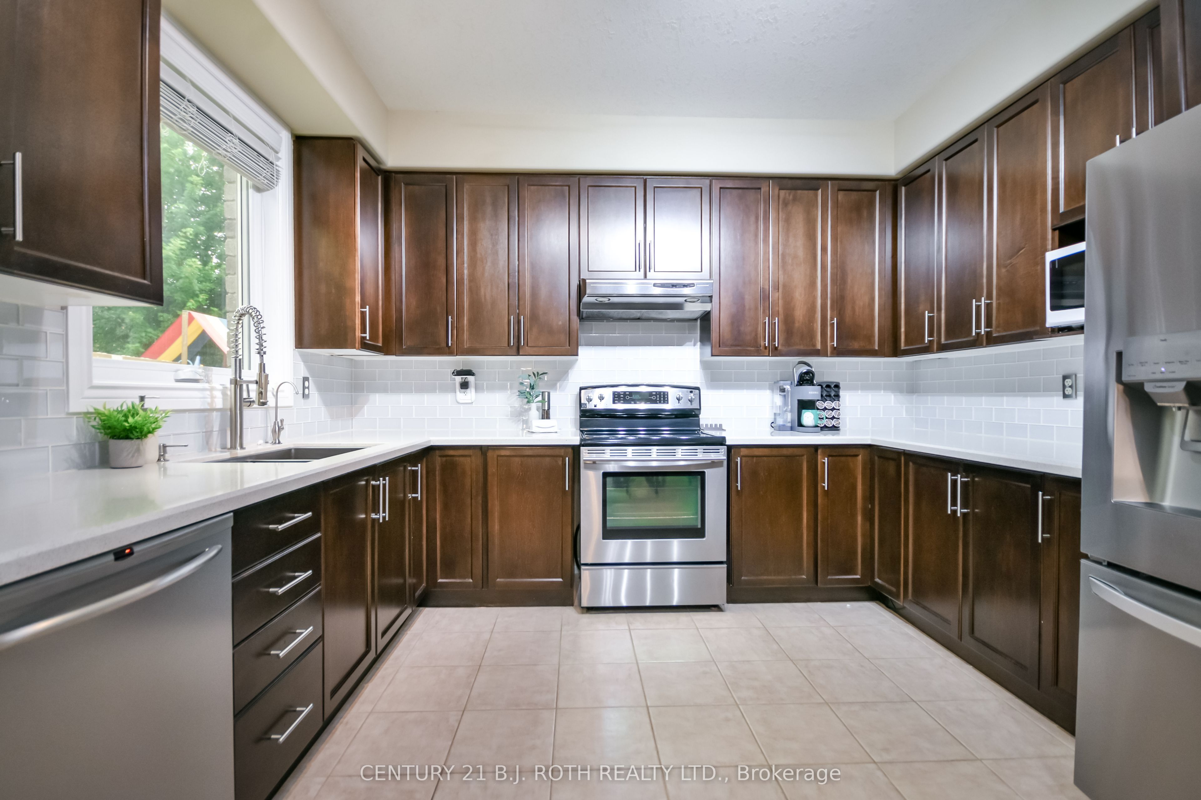20 Falcon Crescent Property Photo 9