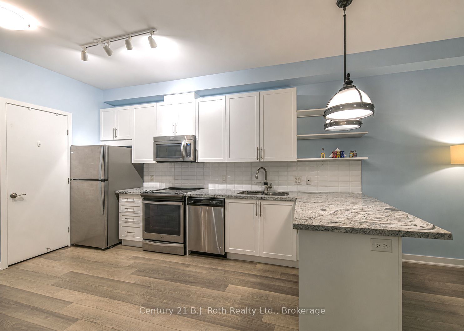 40 Horseshoe Boulevard Suite 206 Property Photo 8