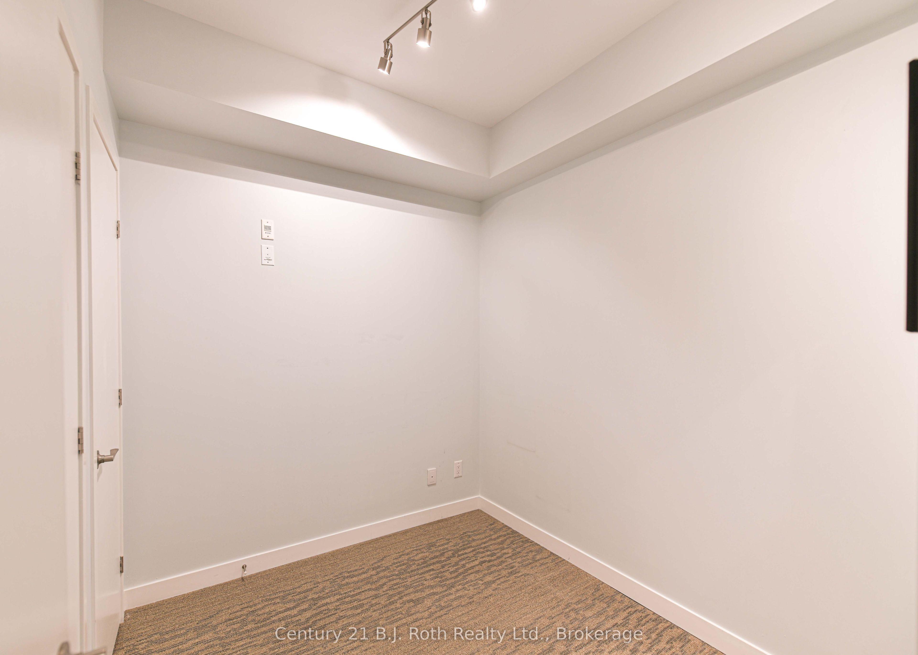 40 Horseshoe Boulevard Suite 206 Property Photo 20