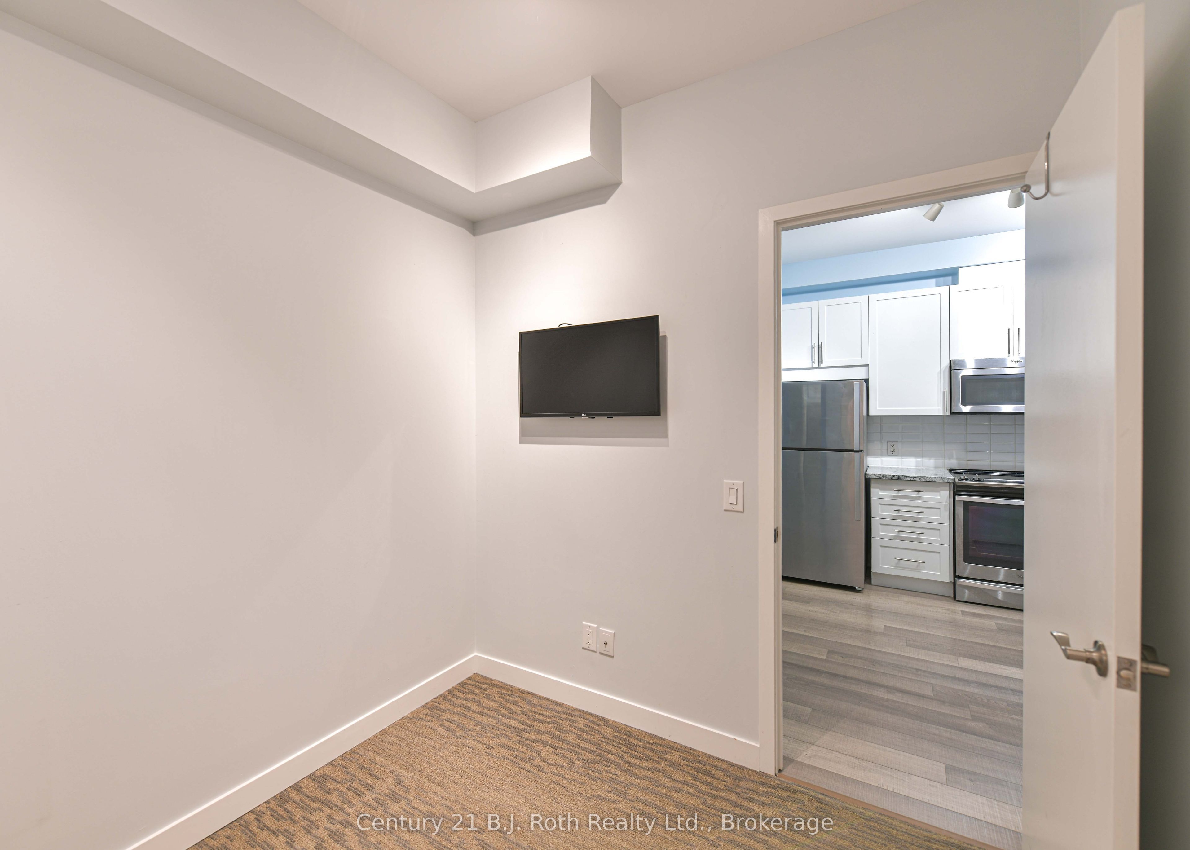 40 Horseshoe Boulevard Suite 206 Property Photo 21