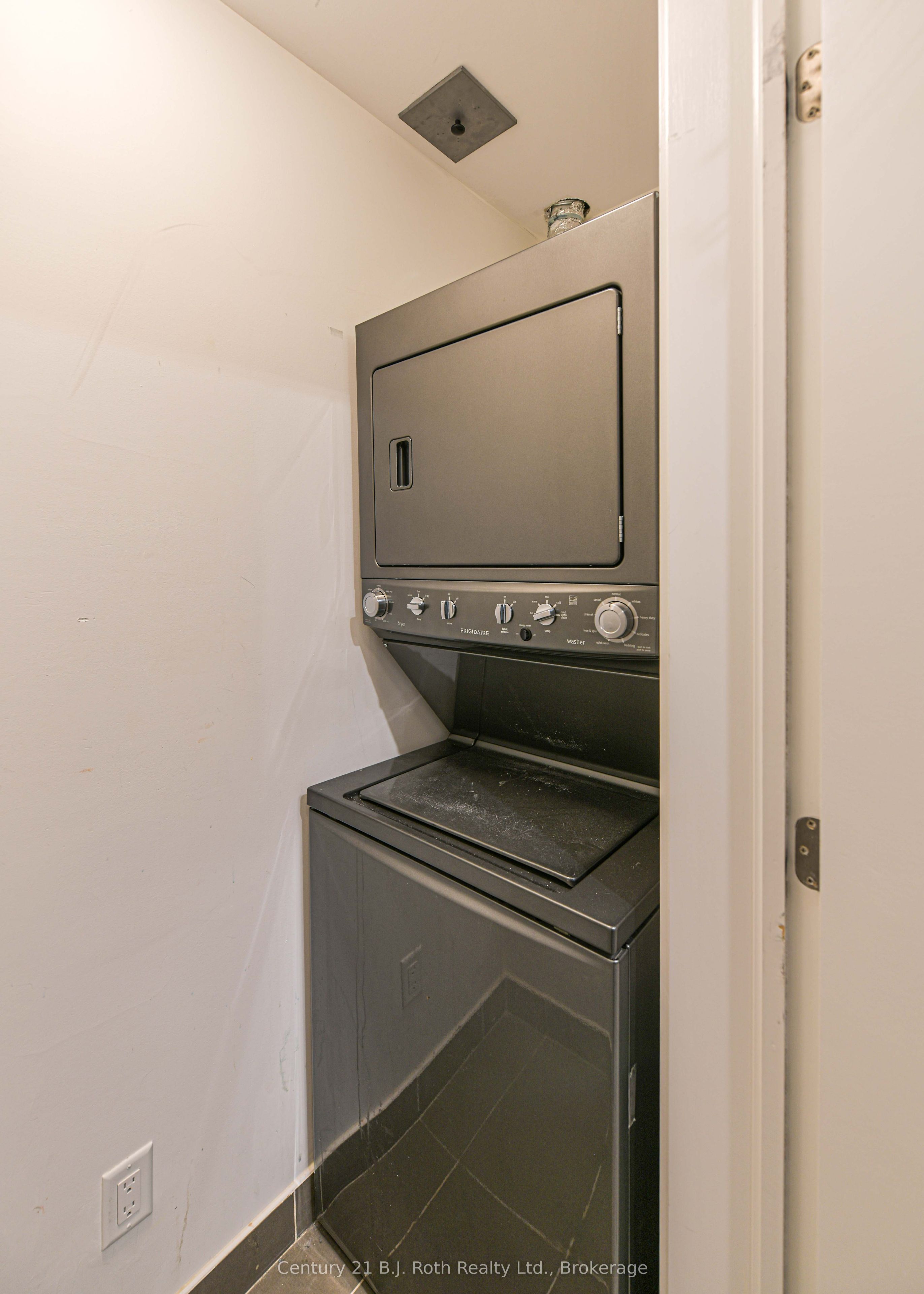 40 Horseshoe Boulevard Suite 206 Property Photo 22