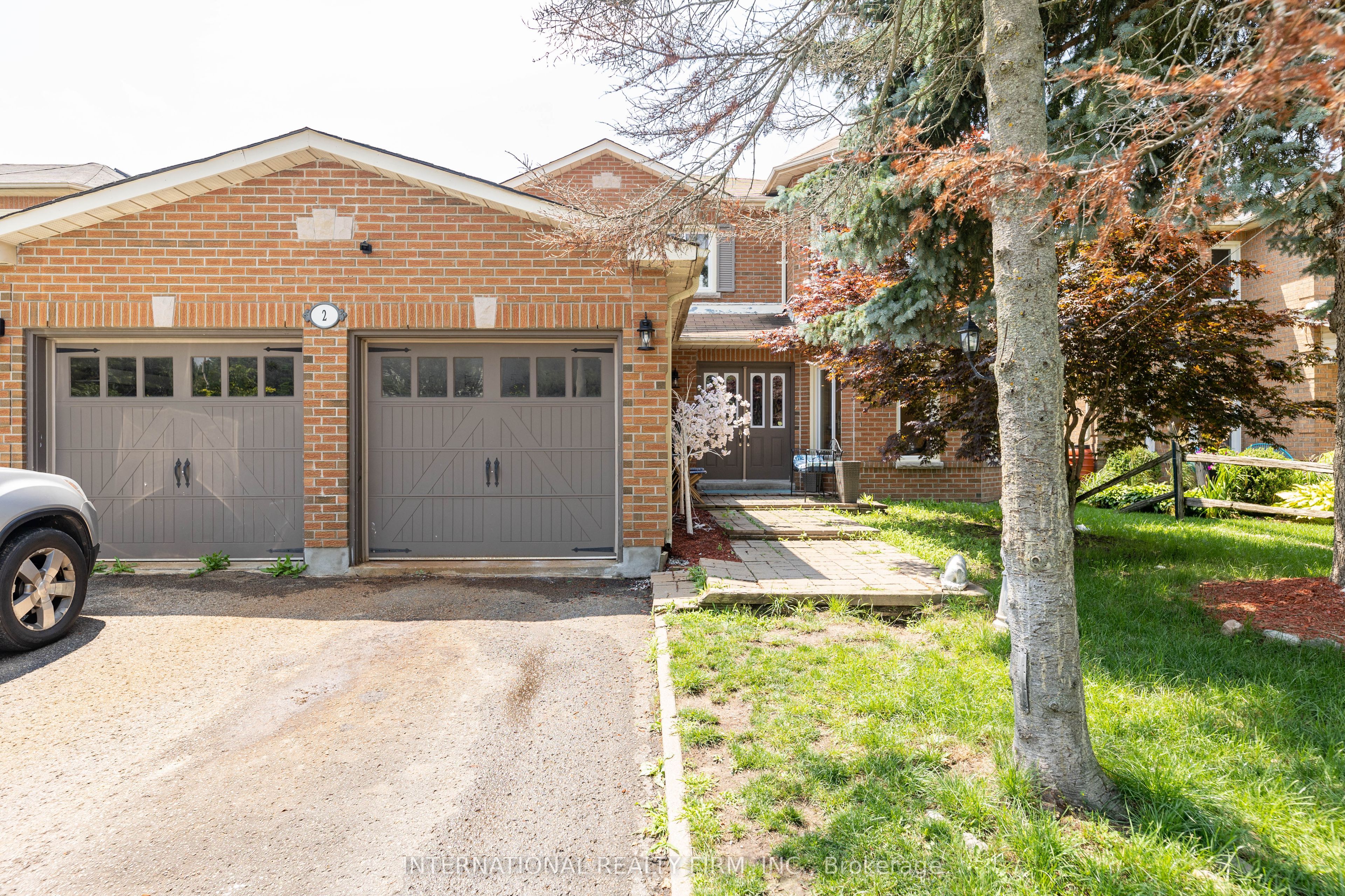 2 Hook Court Property Photo 1