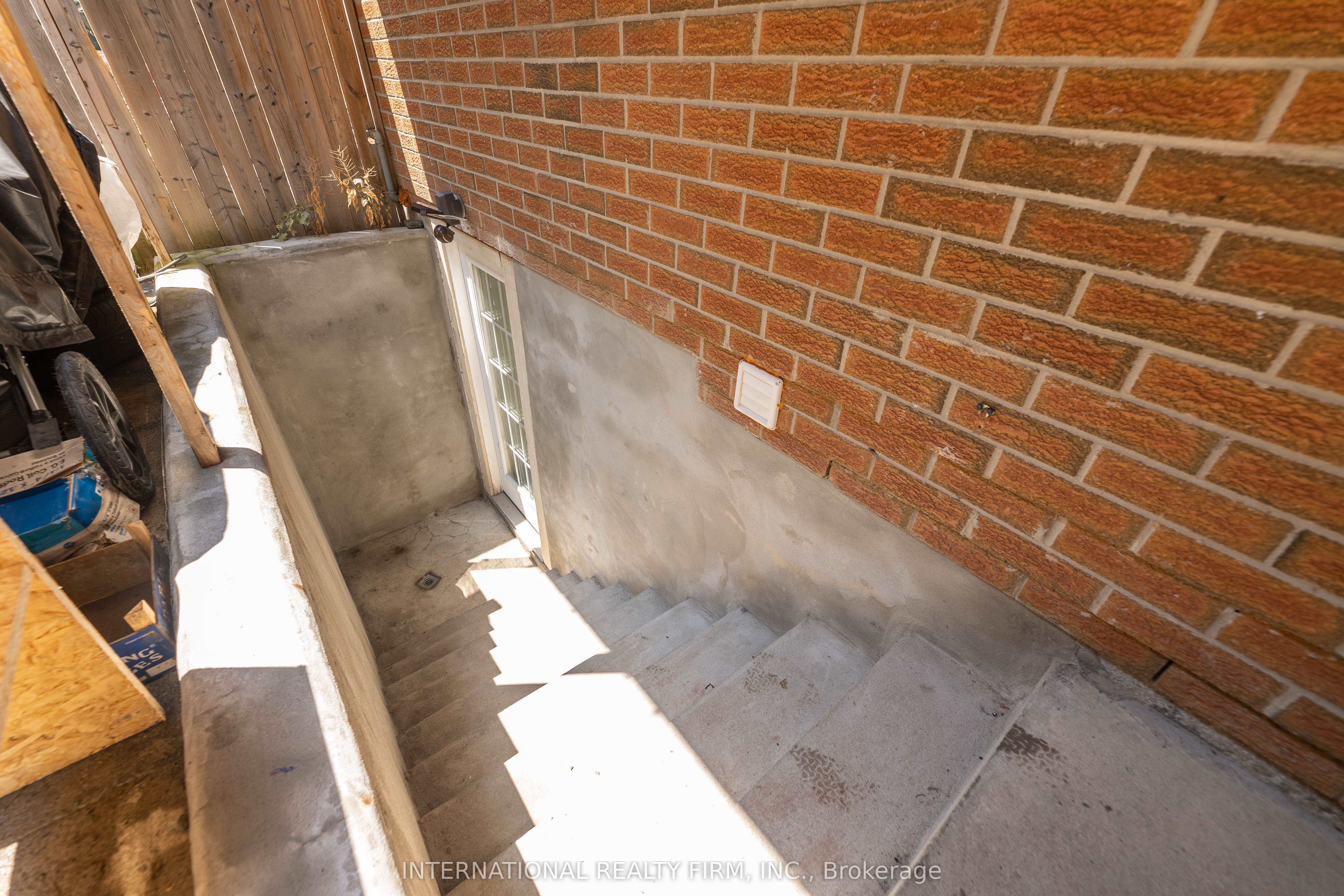 2 Hook Court Property Photo 37