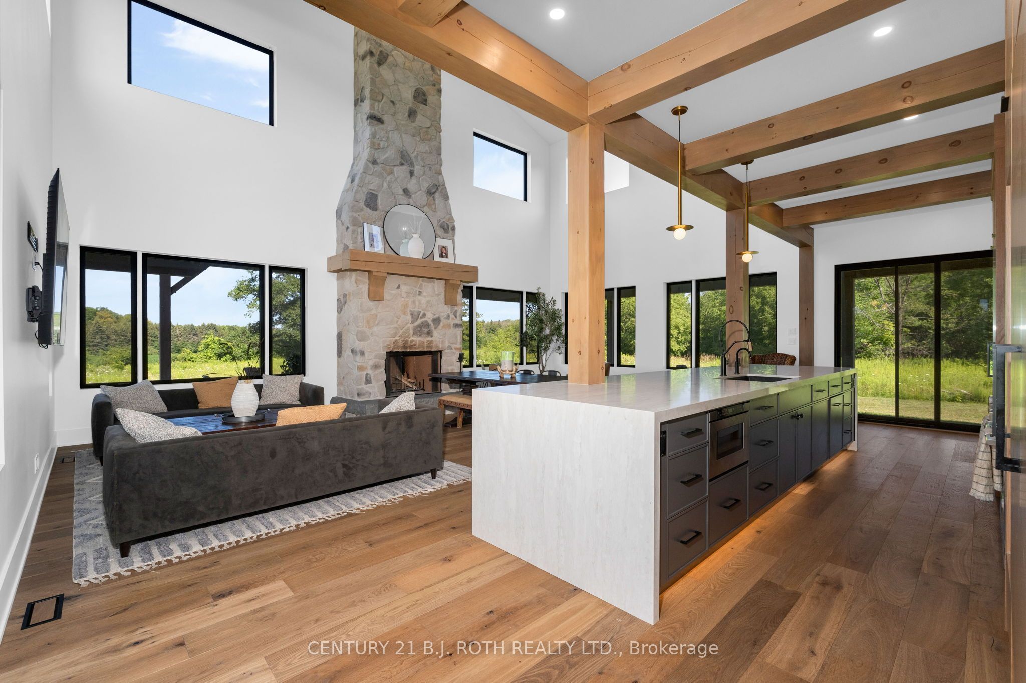 2224 Rainbow Valley Road W Property Photo 6