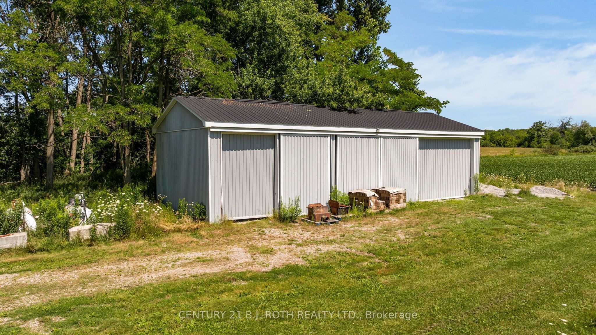 2224 Rainbow Valley Road W Property Photo 31