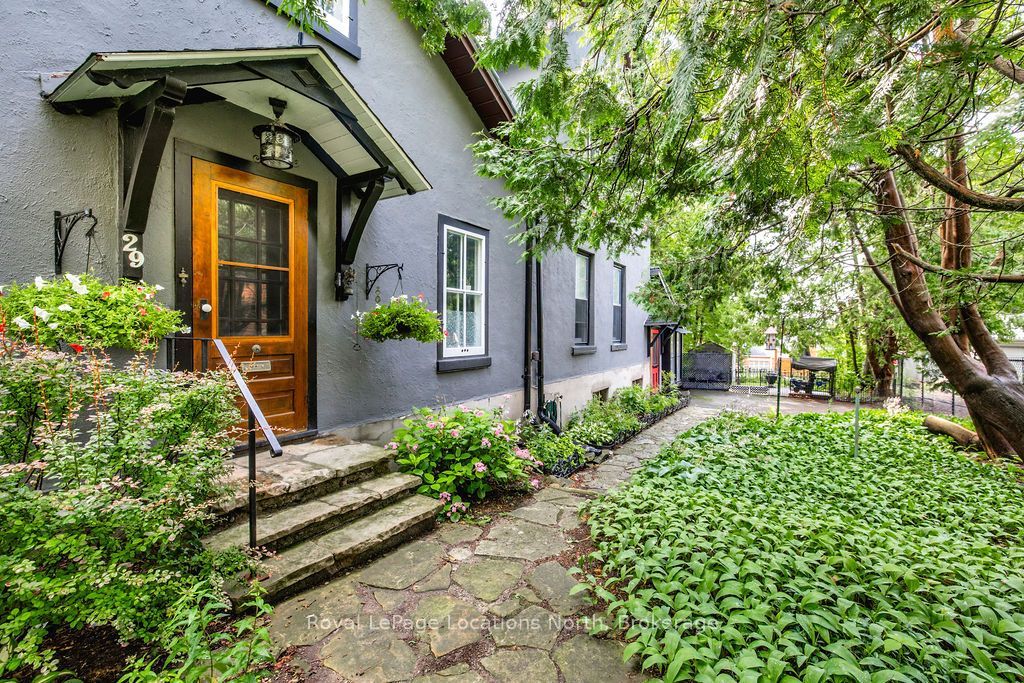 29 Tecumseth Street Property Photo 3