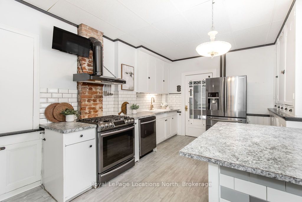 29 Tecumseth Street Property Photo 11