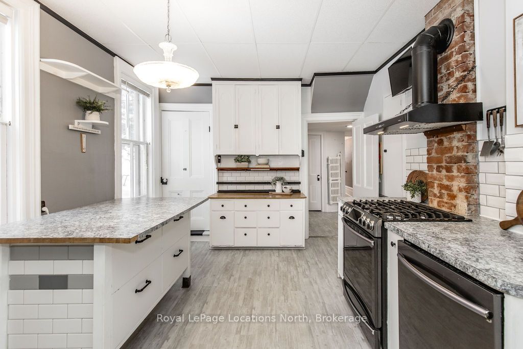 29 Tecumseth Street Property Photo 13