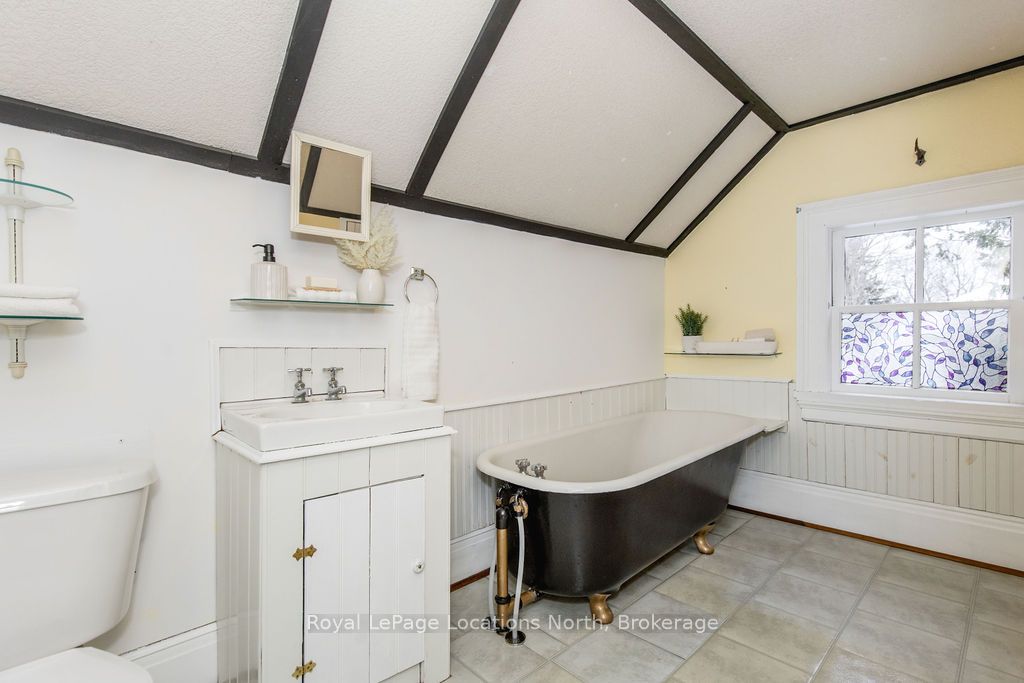29 Tecumseth Street Property Photo 35