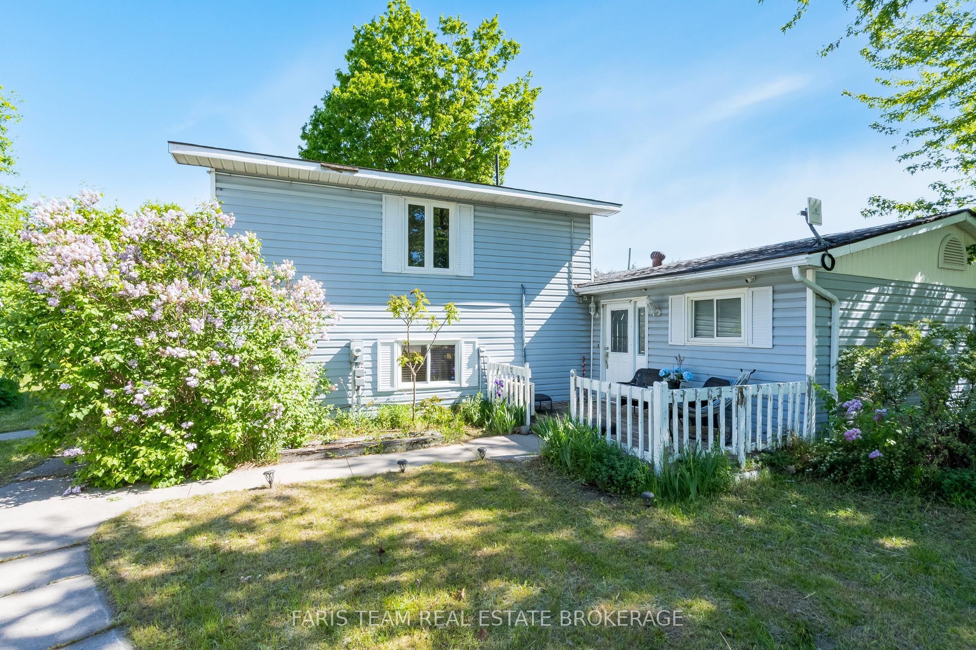 1008 Rainbow Valley Road W Property Photo 2
