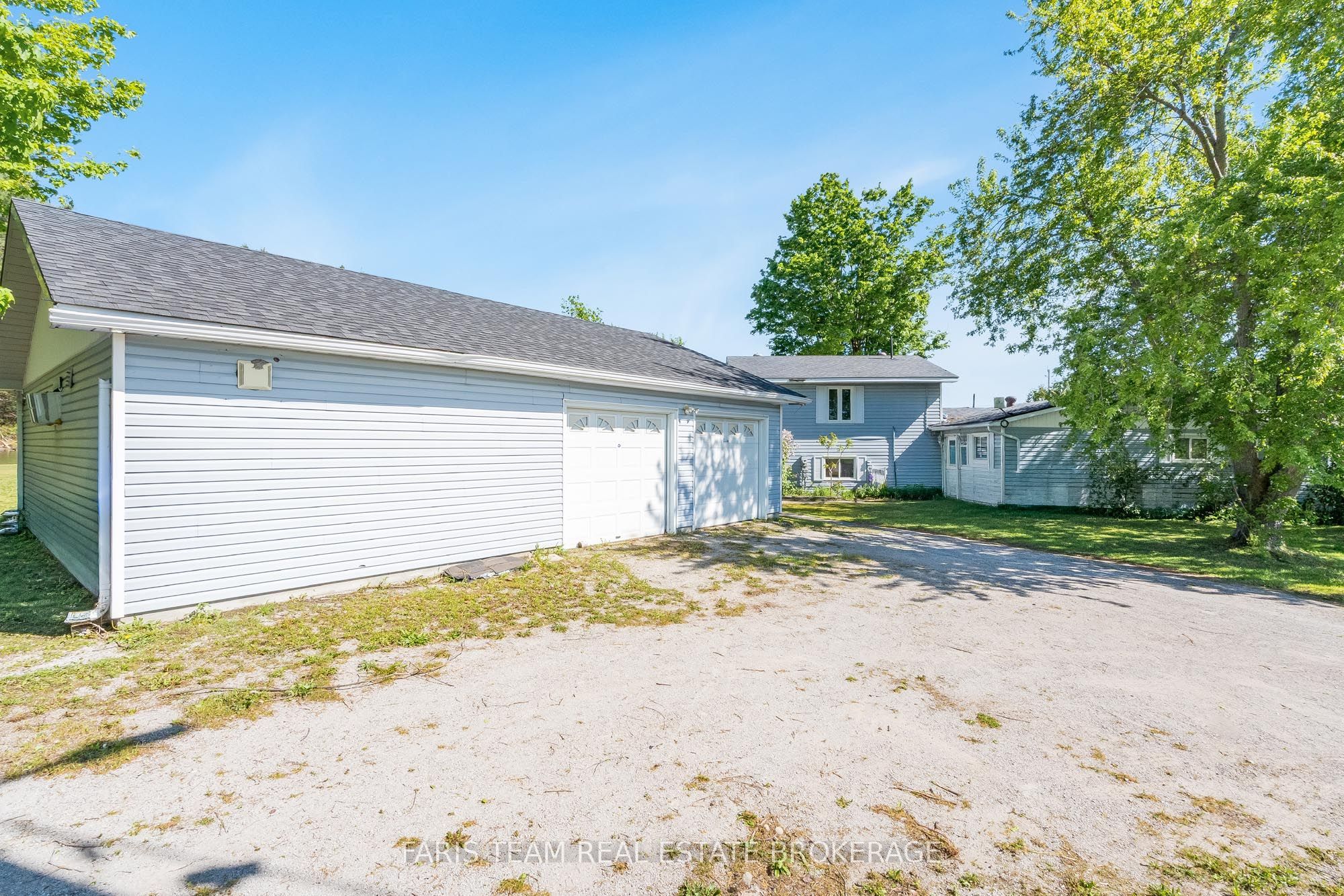1008 Rainbow Valley Road W Property Photo 7