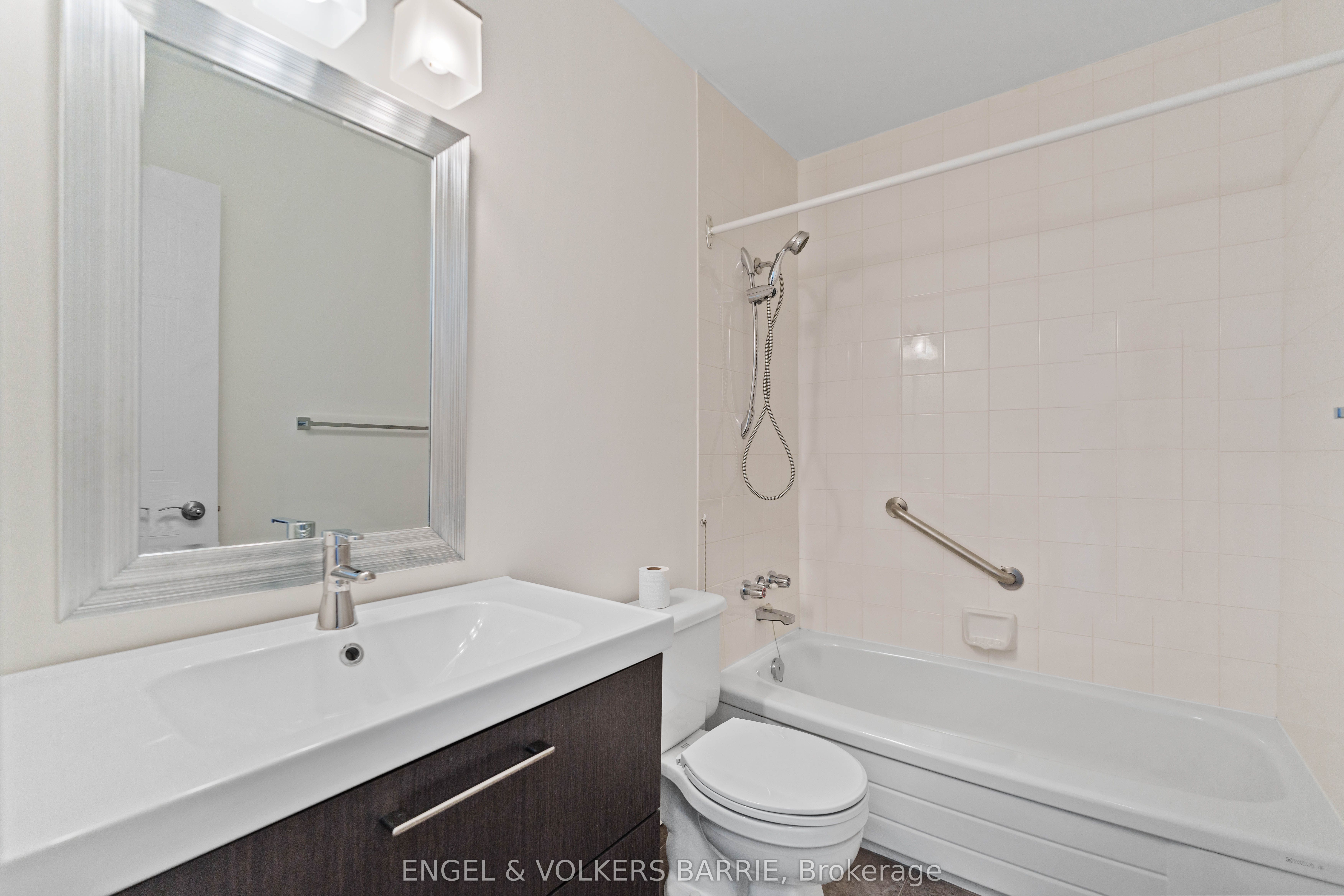 43 Olive Crescent 204 Property Photo 26