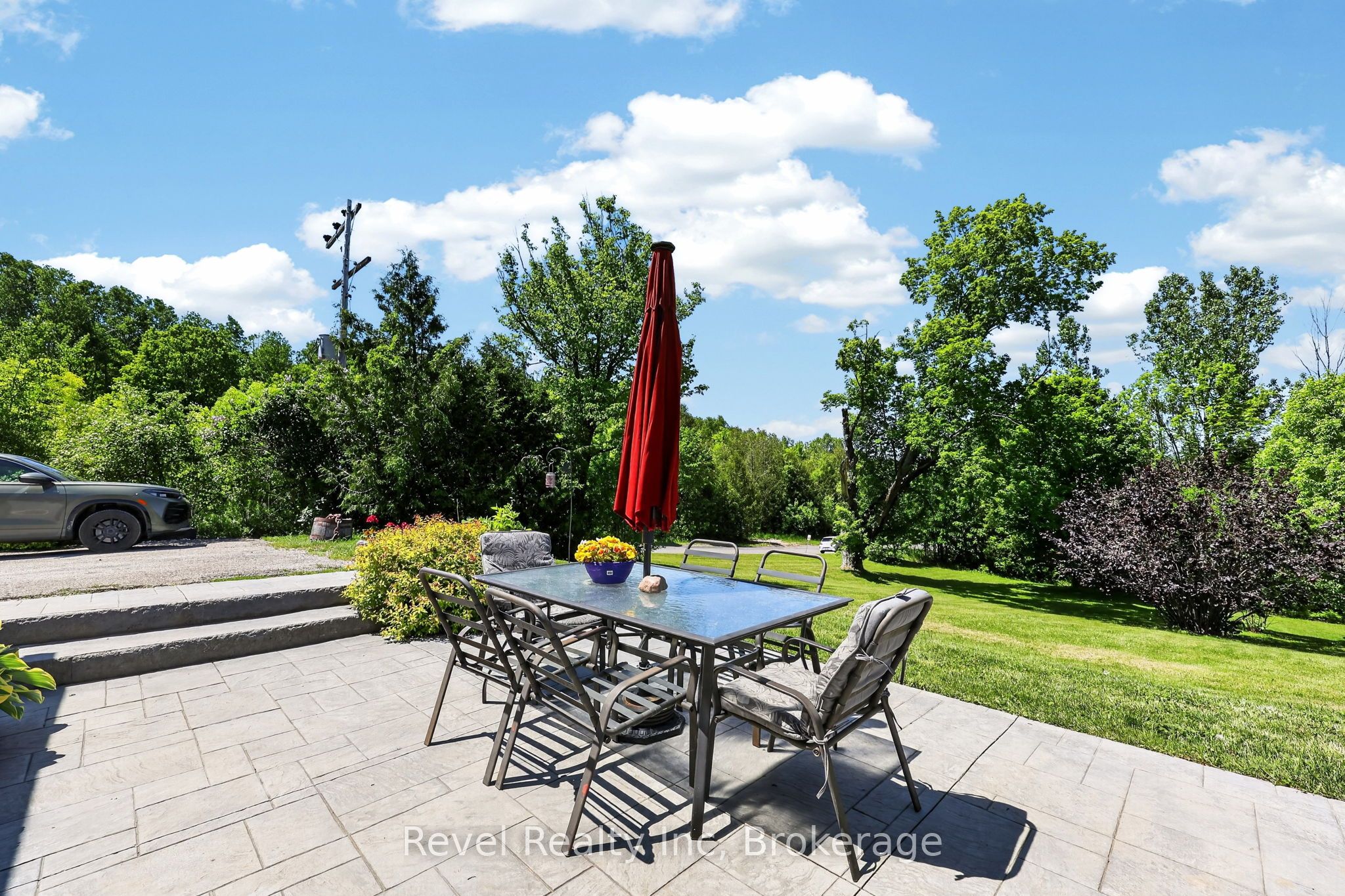 2391 Rumney Road Property Photo 8