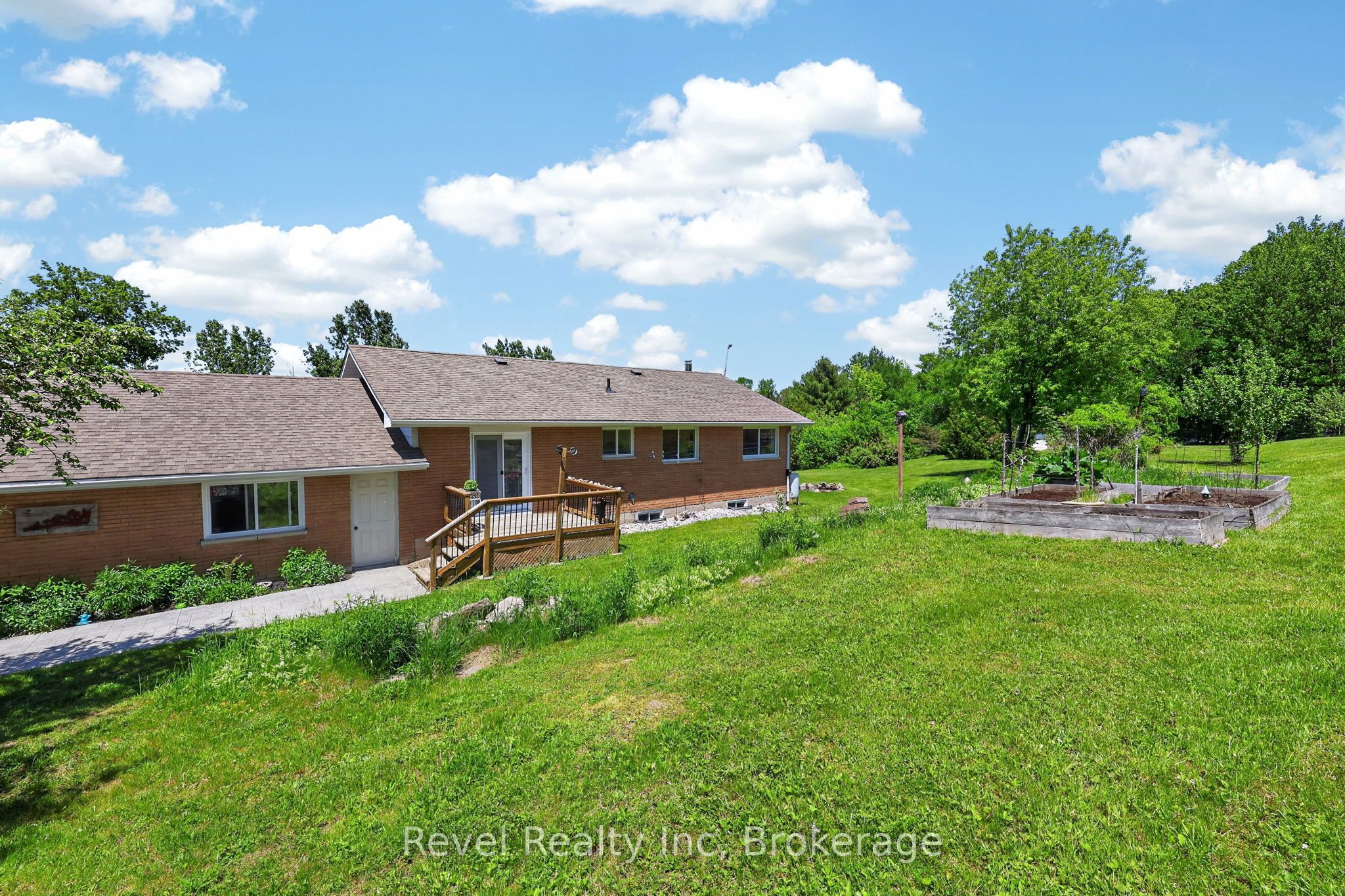 2391 Rumney Road Property Photo 19