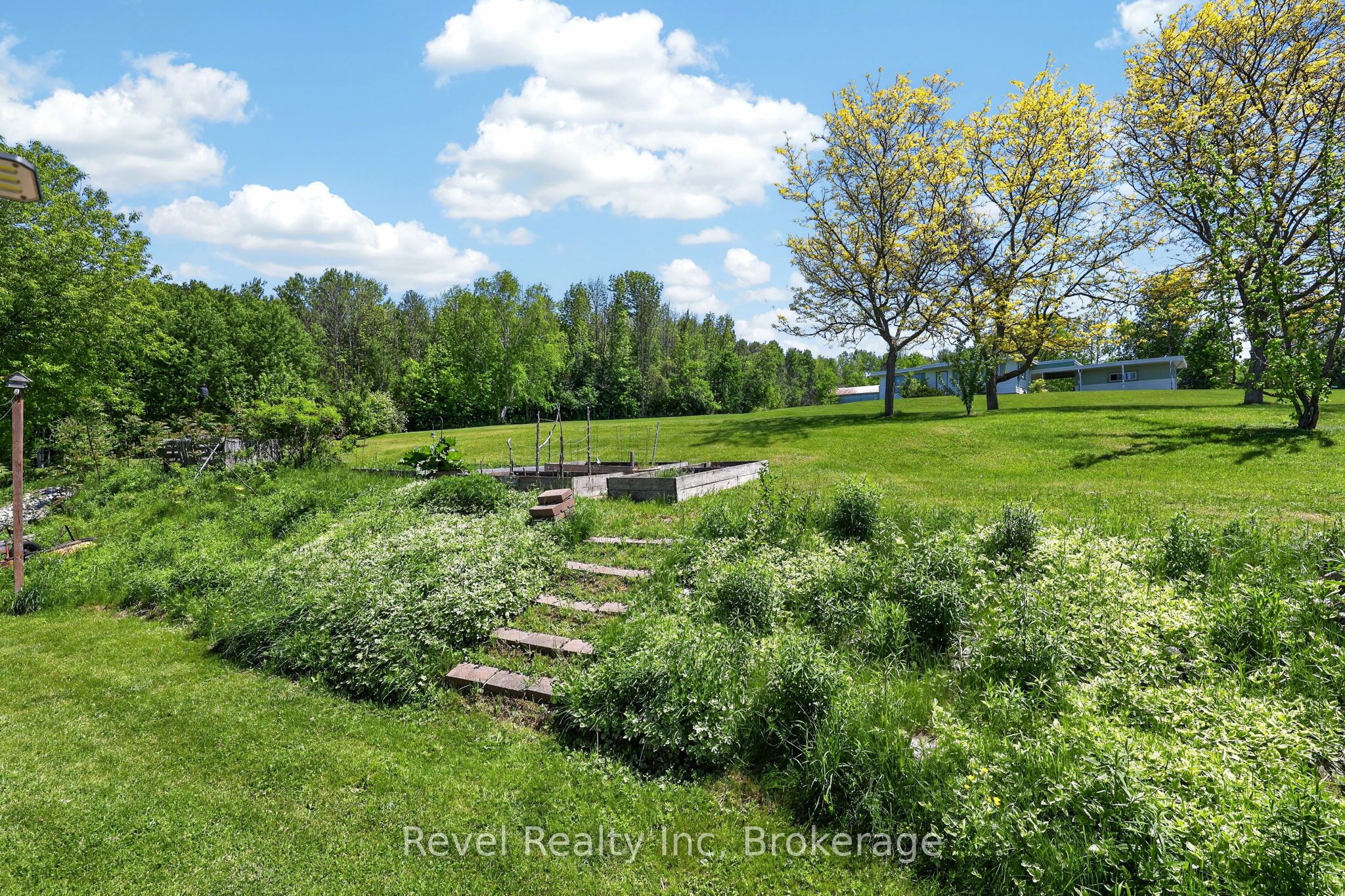 2391 Rumney Road Property Photo 26